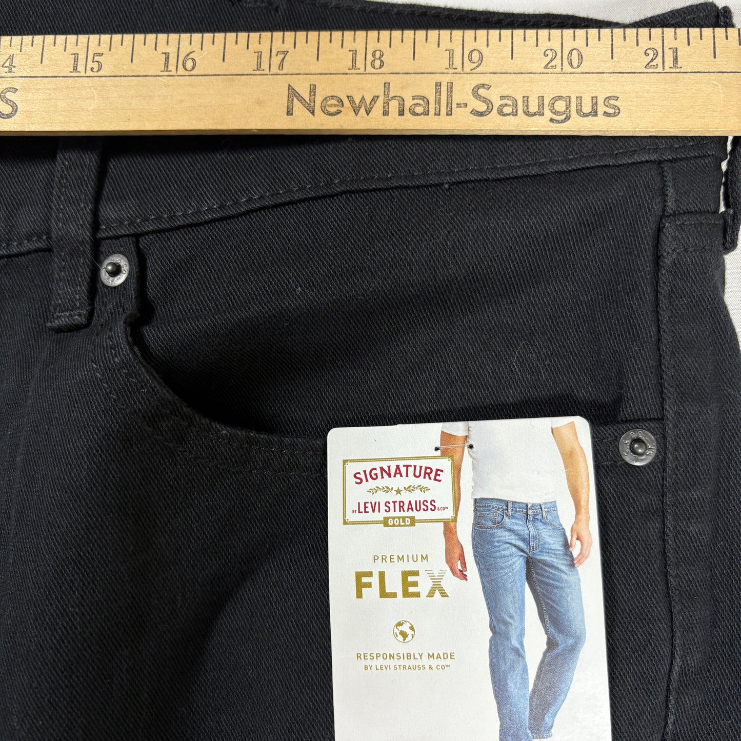 NWT Levi Strauss Signature Flex Men’s 42x30 Relaxed Fit Black Denim Jeans Baggy