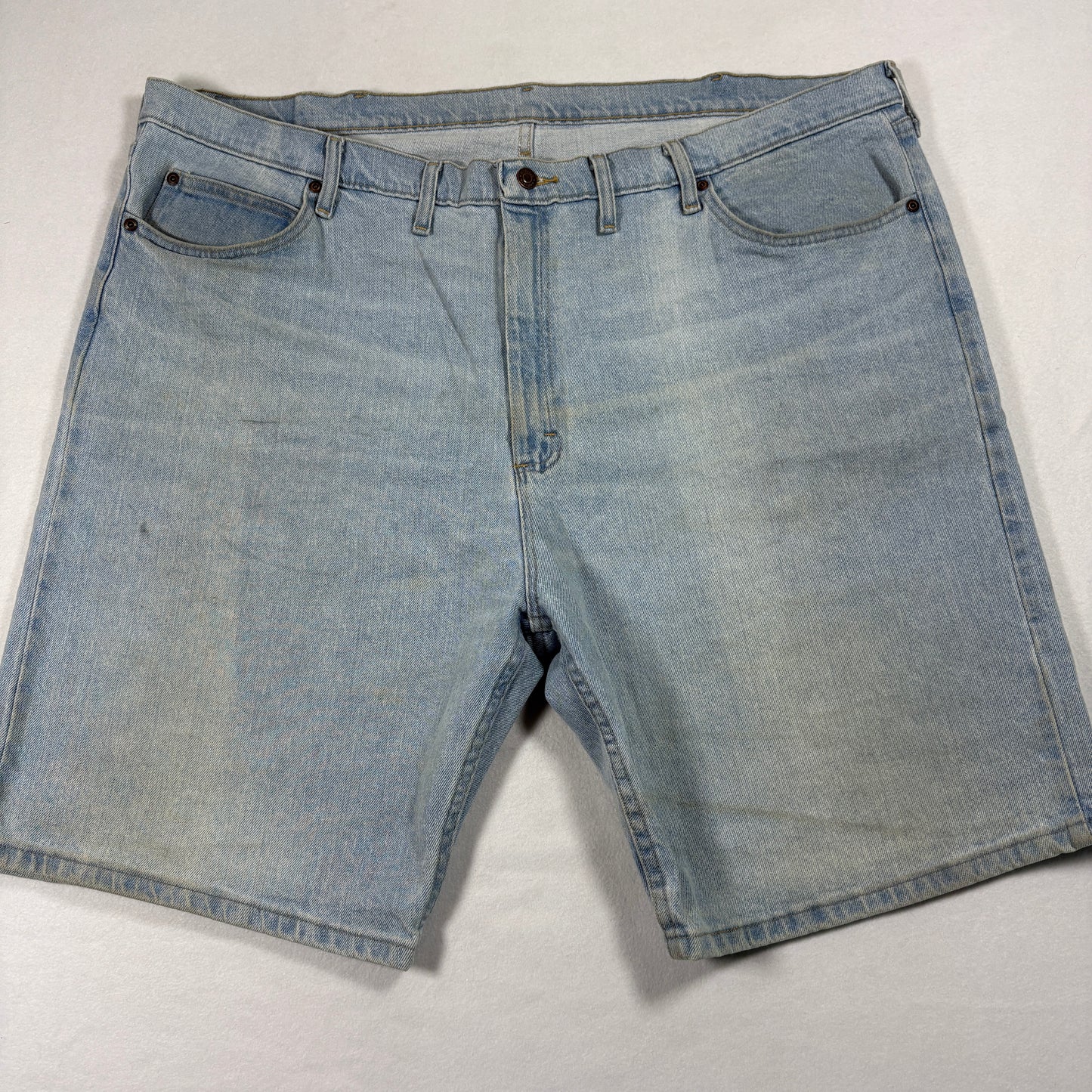 Wrangler Premium Mens Denim Shorts 46 Blue Jean Shorts Light Wash Relaxed Fit
