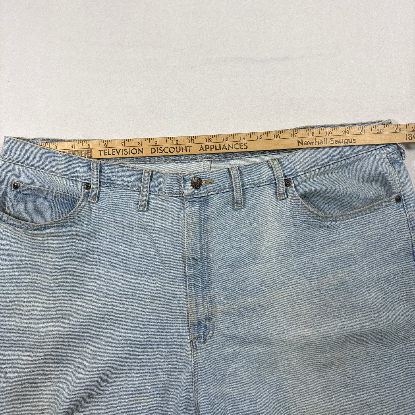 Wrangler Premium Mens Denim Shorts 46 Blue Jean Shorts Light Wash Relaxed Fit