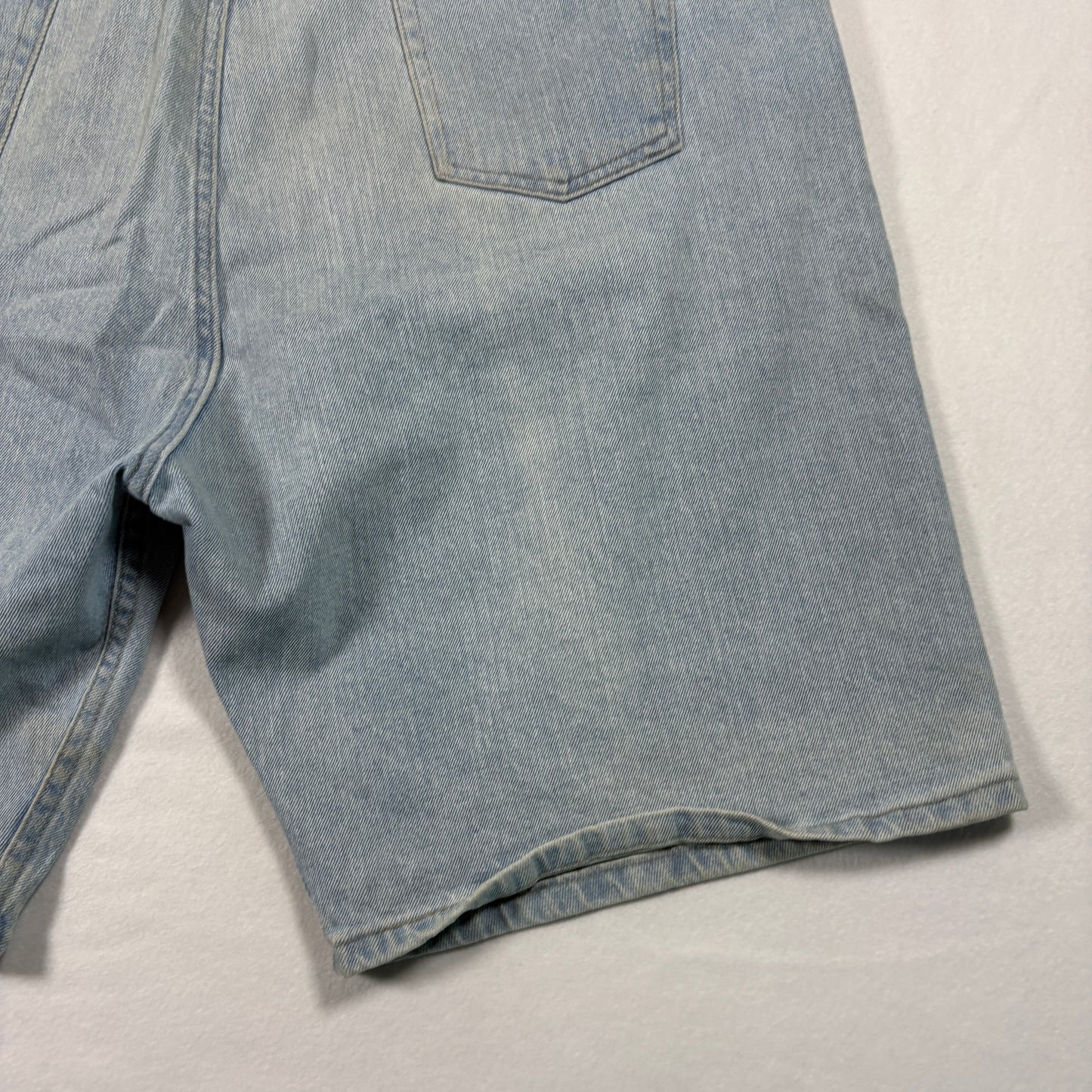 Wrangler Premium Mens Denim Shorts 46 Blue Jean Shorts Light Wash Relaxed Fit