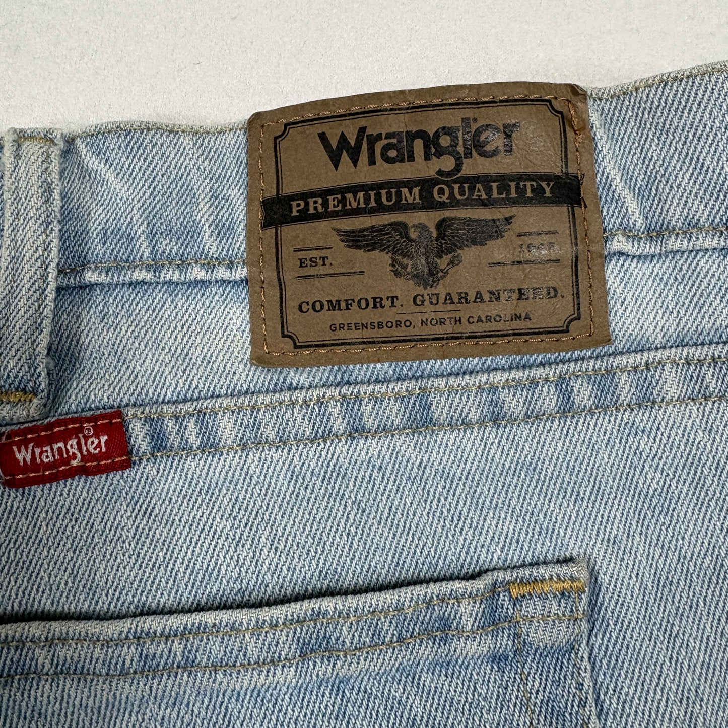 Wrangler Premium Mens Denim Shorts 46 Blue Jean Shorts Light Wash Relaxed Fit