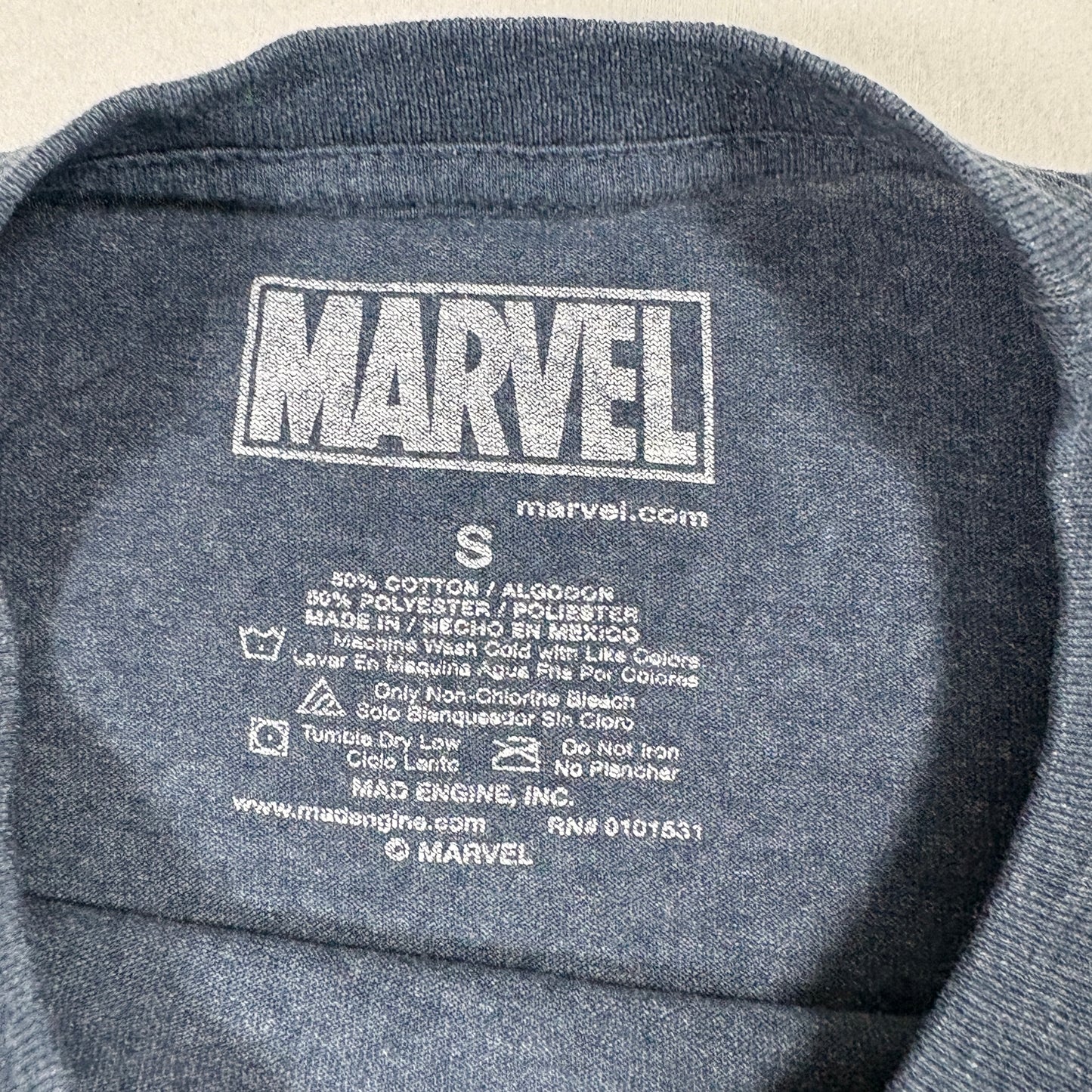 Marvel Mens T Shirt Small Avengers Hulk Spiderman Iron Man Captain America Graphic