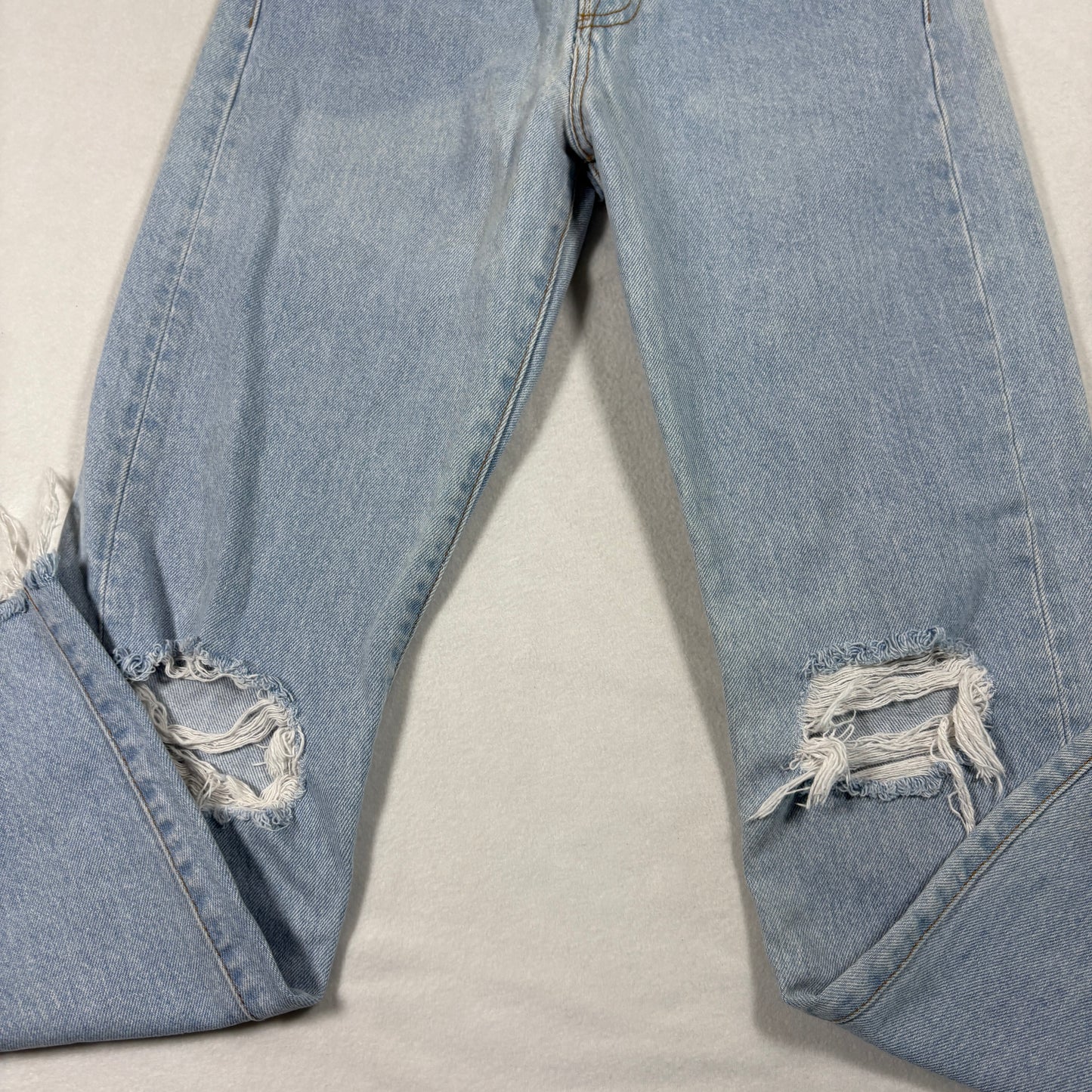 Womens Jeans W26 Distressed Ripped Light Wash Denim Y2K 90s Grunge Vintage