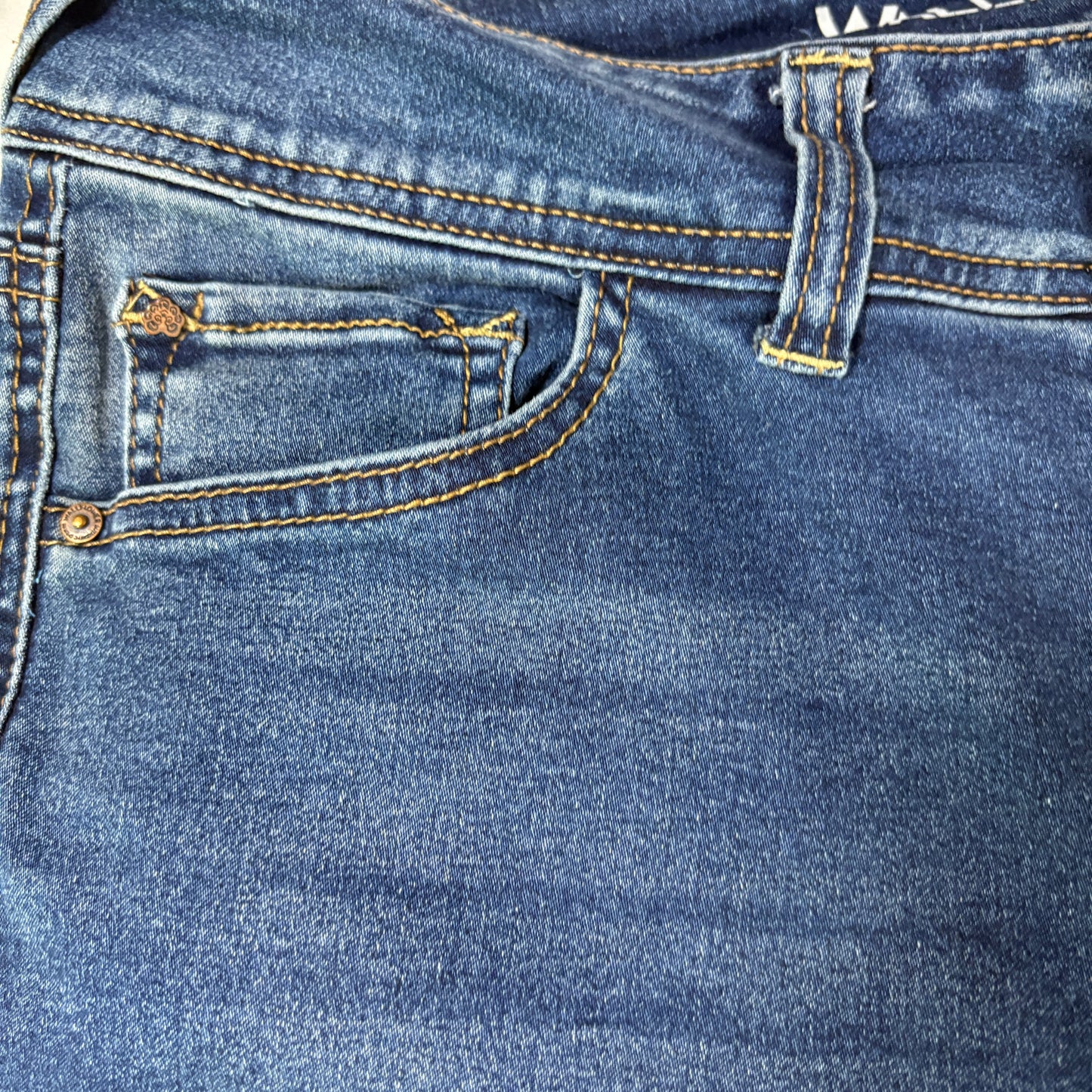 WallFlower Ultra Fit Jeans Women Sz 15 Blue Raw Hem Stretch Denim Casual Pants