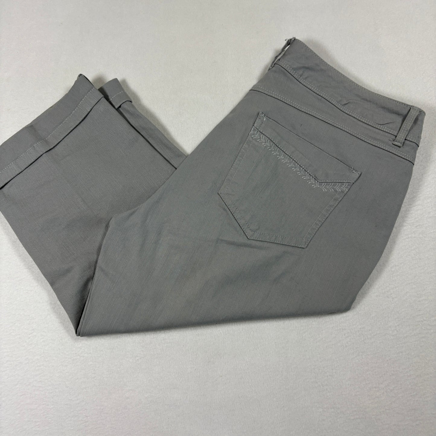 Gloria Vanderbilt Womens Skimmer Capri Pants Size 6 Gray Stretch Casual Y2K