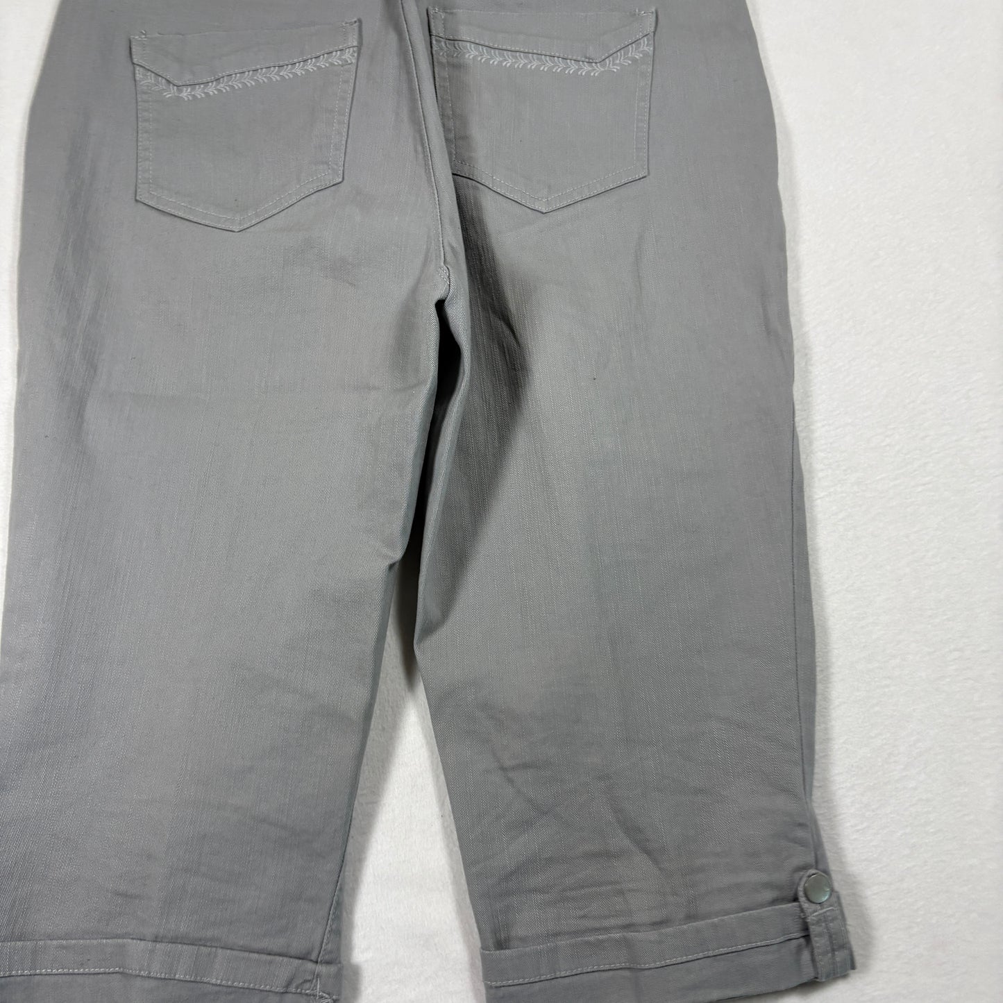 Gloria Vanderbilt Womens Skimmer Capri Pants Size 6 Gray Stretch Casual Y2K