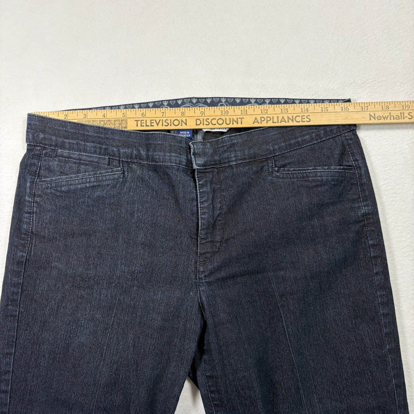 Bandolino Womens Maureen Capri Jeans Size 6 Dark Wash Stretch Denim Y2K Casual