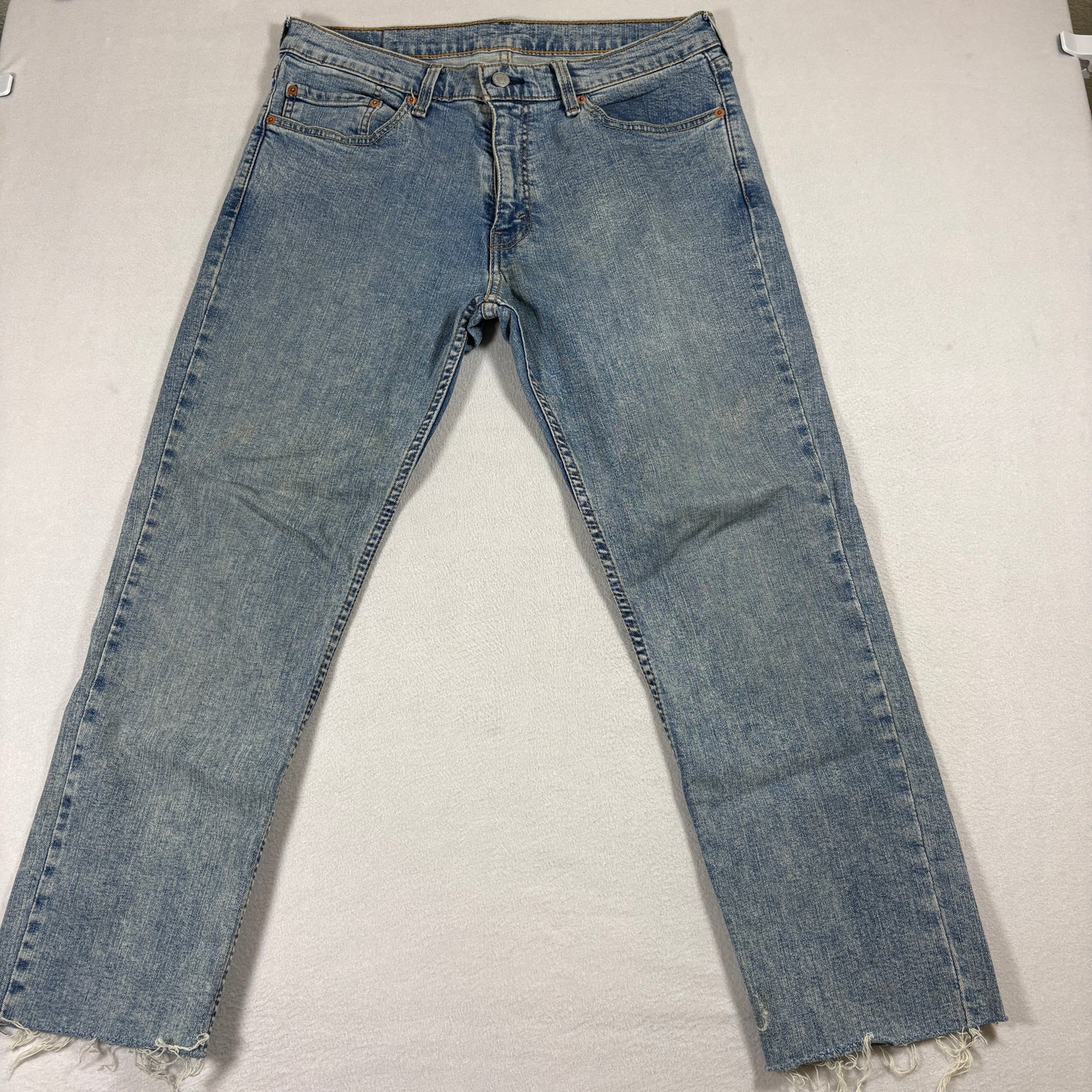 Levi’s 501 Jeans Mens 34x32 Light Wash Denim Straight Leg Raw Hem Vintage Look