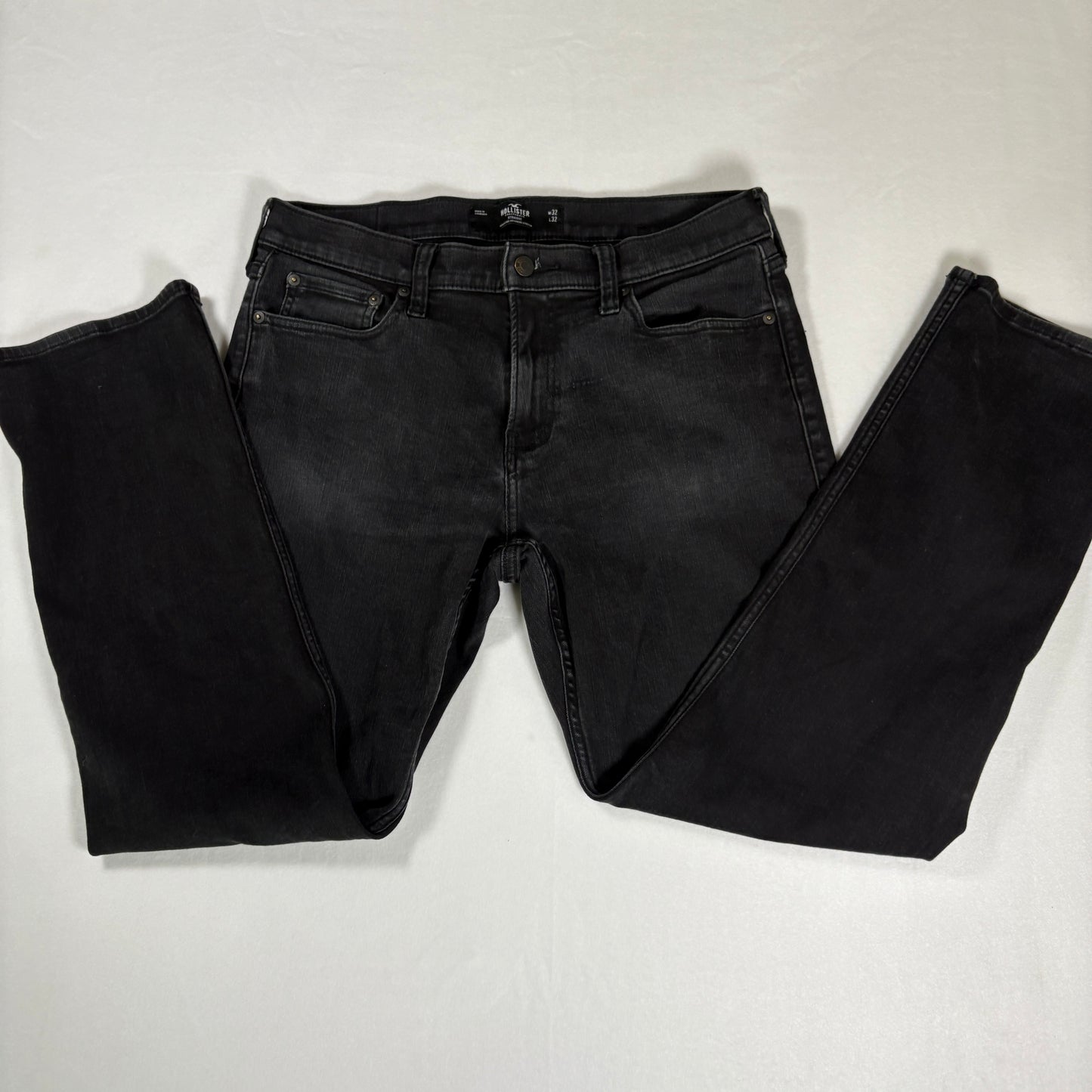 Hollister Men’s 32x32 Black Jeans Straight Advanced Stretch Denim Dark Wash