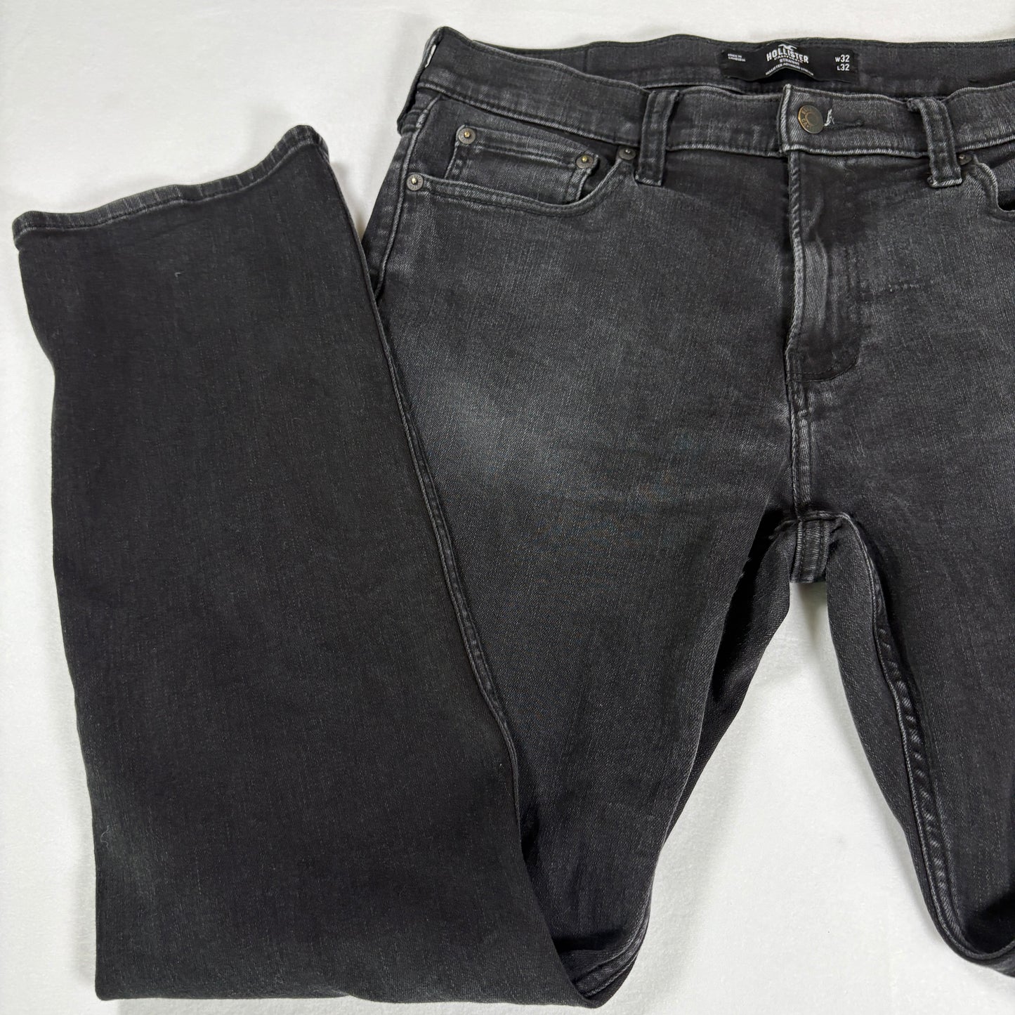 Hollister Men’s 32x32 Black Jeans Straight Advanced Stretch Denim Dark Wash