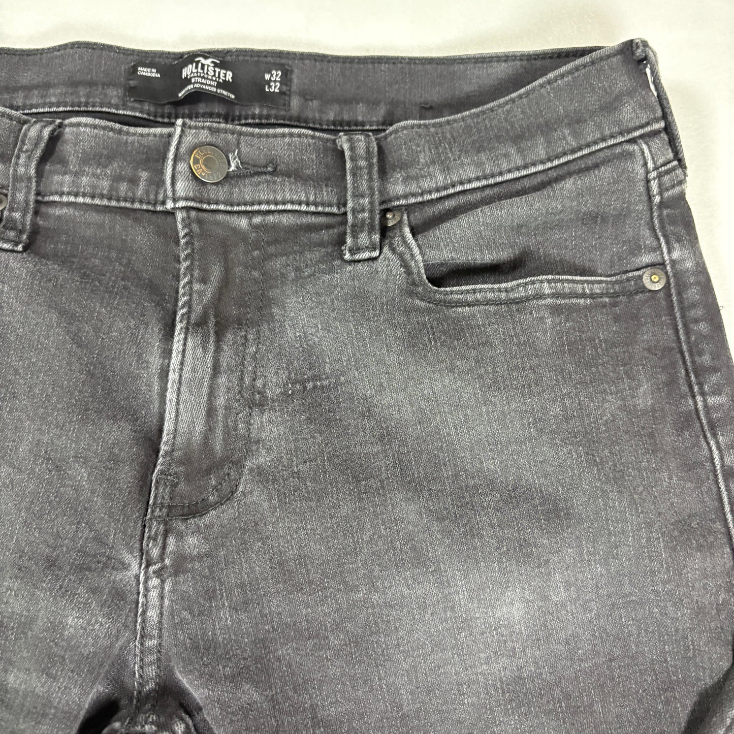 Hollister Men’s 32x32 Black Jeans Straight Advanced Stretch Denim Dark Wash