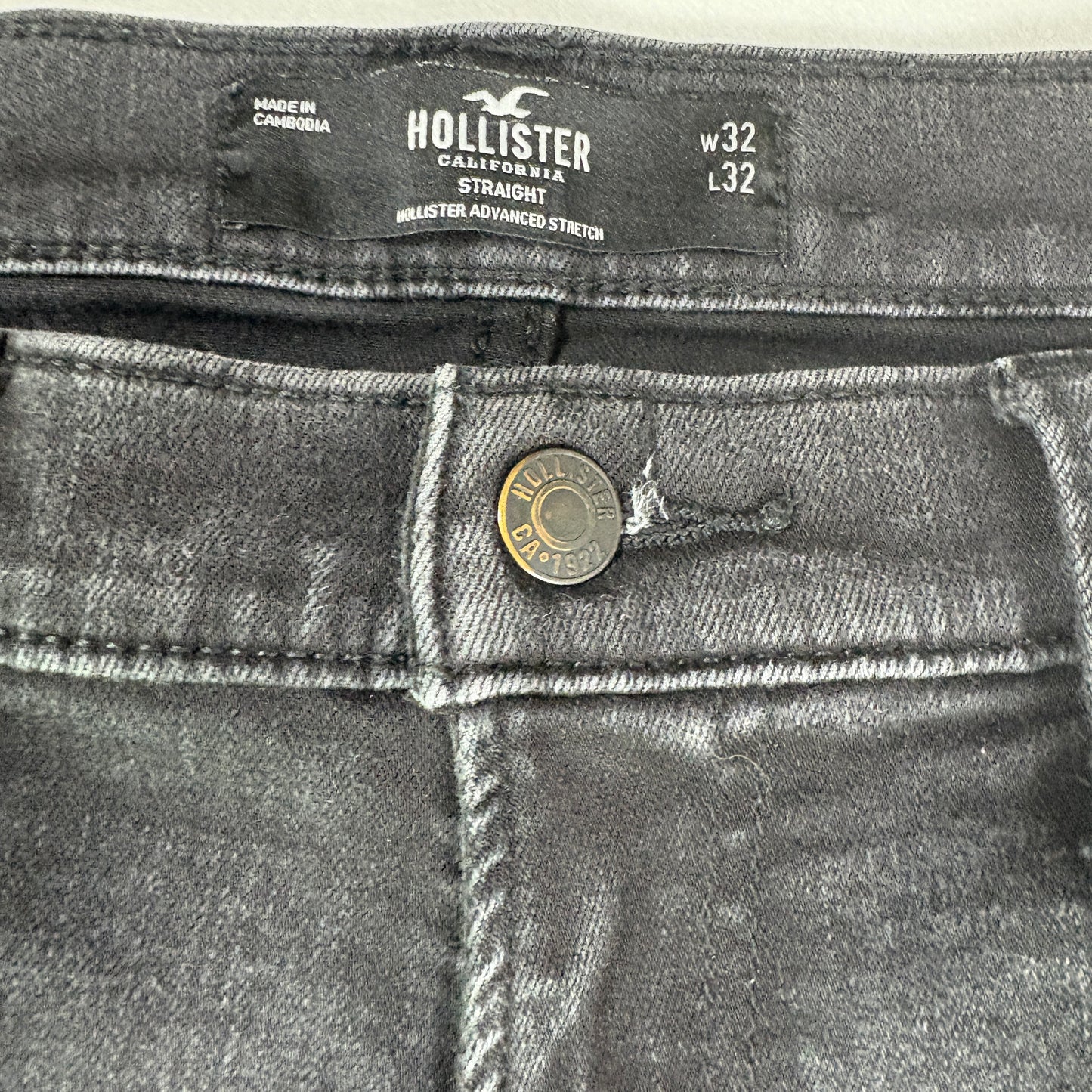 Hollister Men’s 32x32 Black Jeans Straight Advanced Stretch Denim Dark Wash
