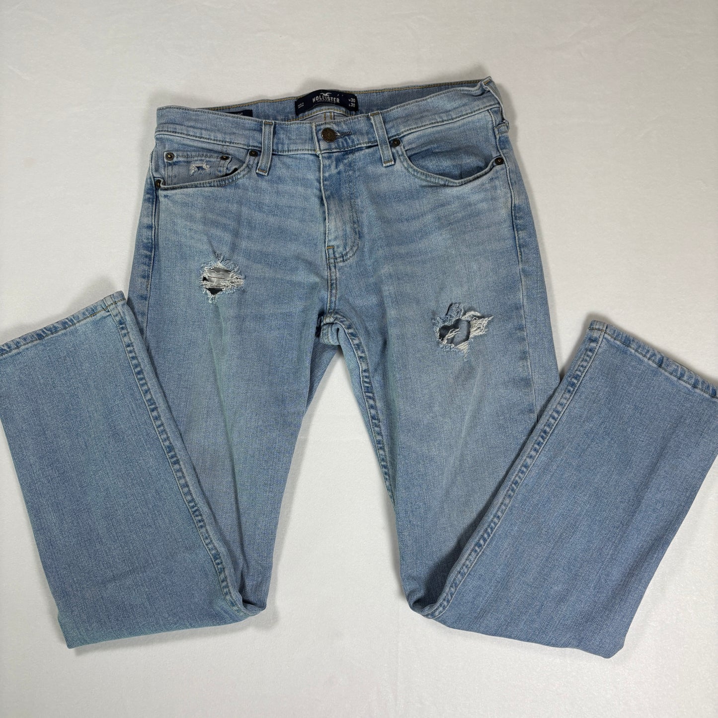 Hollister Men’s 30x30 Light Wash Distressed Jeans Ripped Denim Straight Fit