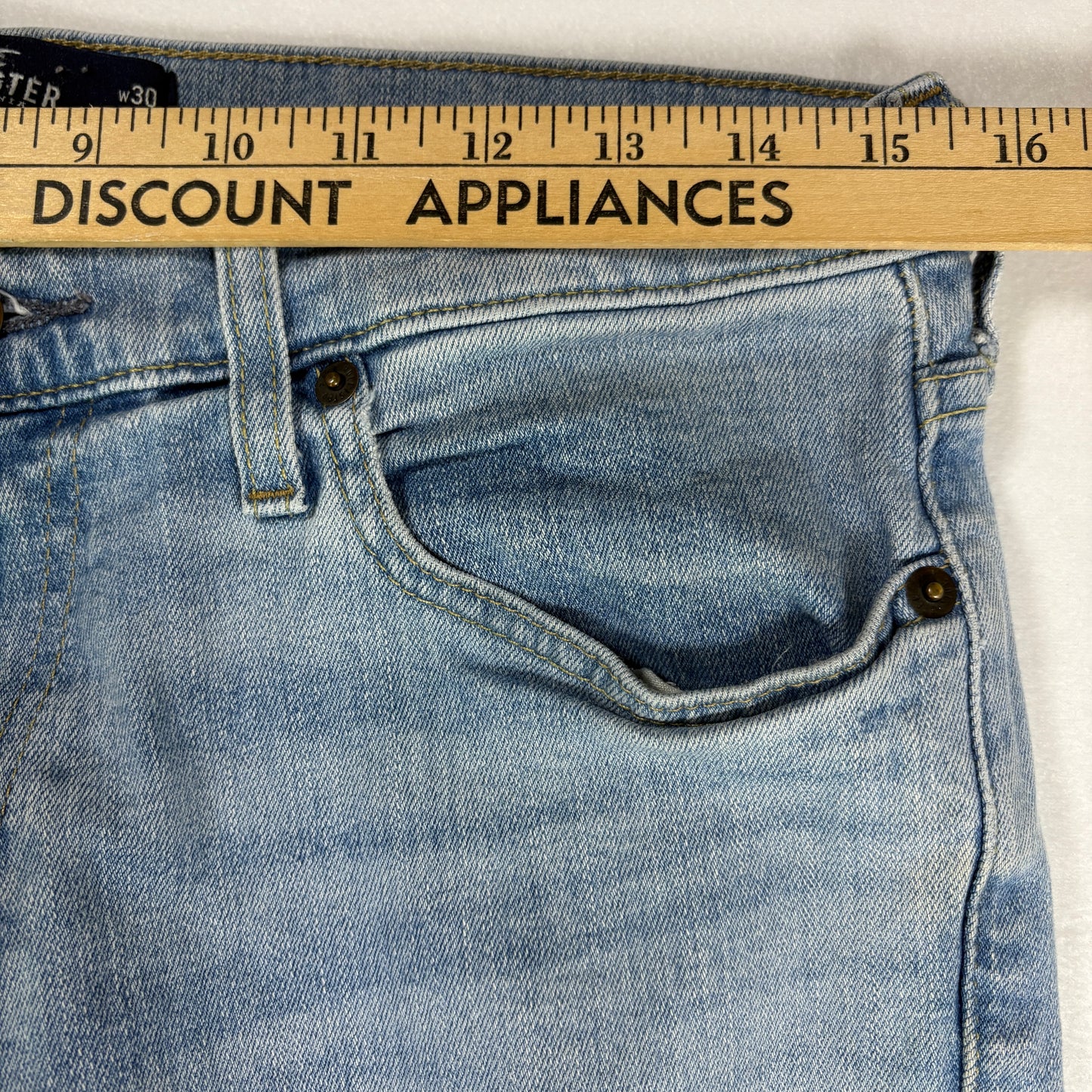 Hollister Men’s 30x30 Light Wash Distressed Jeans Ripped Denim Straight Fit