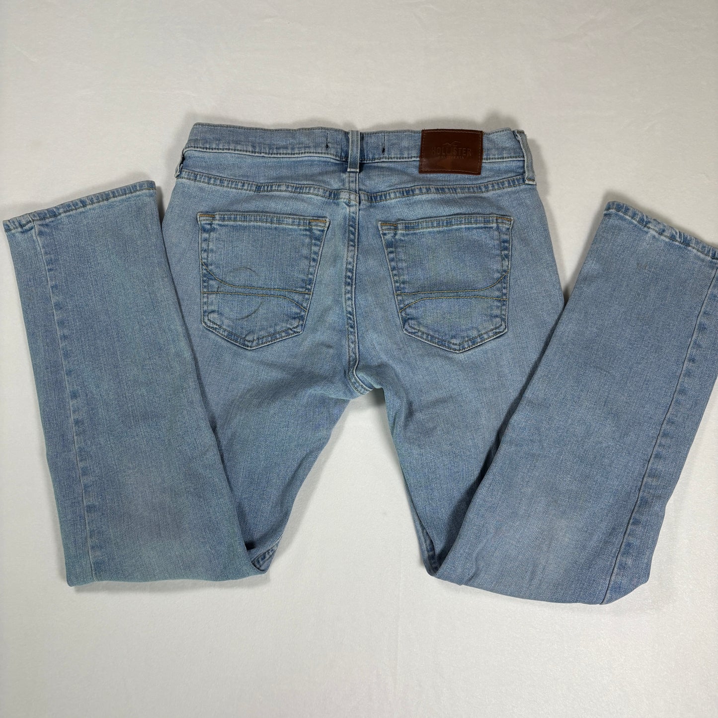 Hollister Men’s 30x30 Light Wash Distressed Jeans Ripped Denim Straight Fit