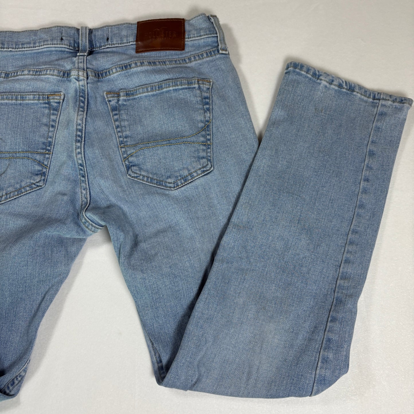 Hollister Men’s 30x30 Light Wash Distressed Jeans Ripped Denim Straight Fit