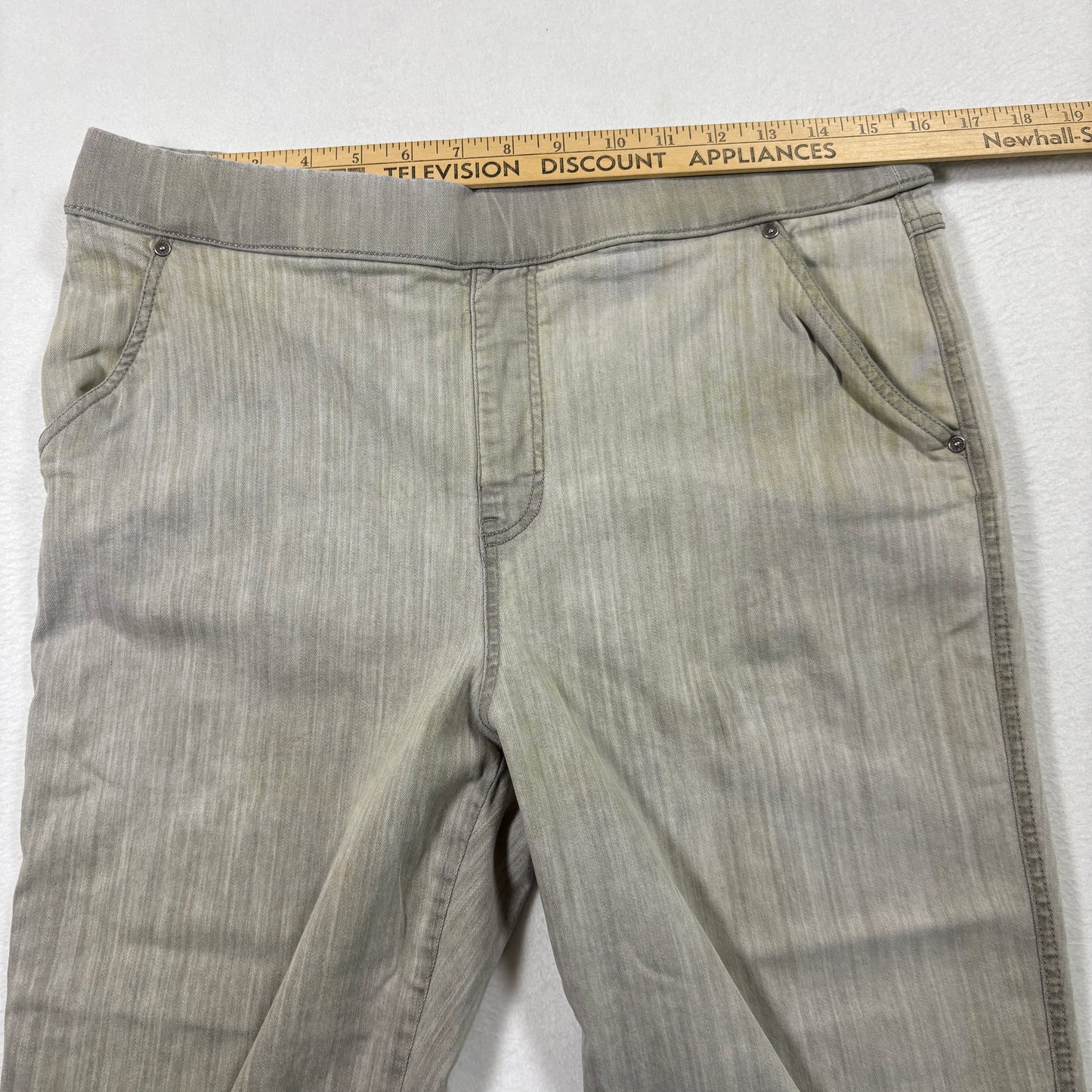 Love The Fit Womens Jeans 14 Gray Cropped Stretch Grommet Hem Y2K Vintage Capri