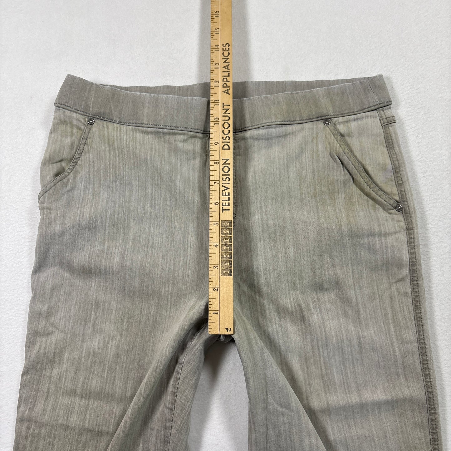 Love The Fit Womens Jeans 14 Gray Cropped Stretch Grommet Hem Y2K Vintage Capri