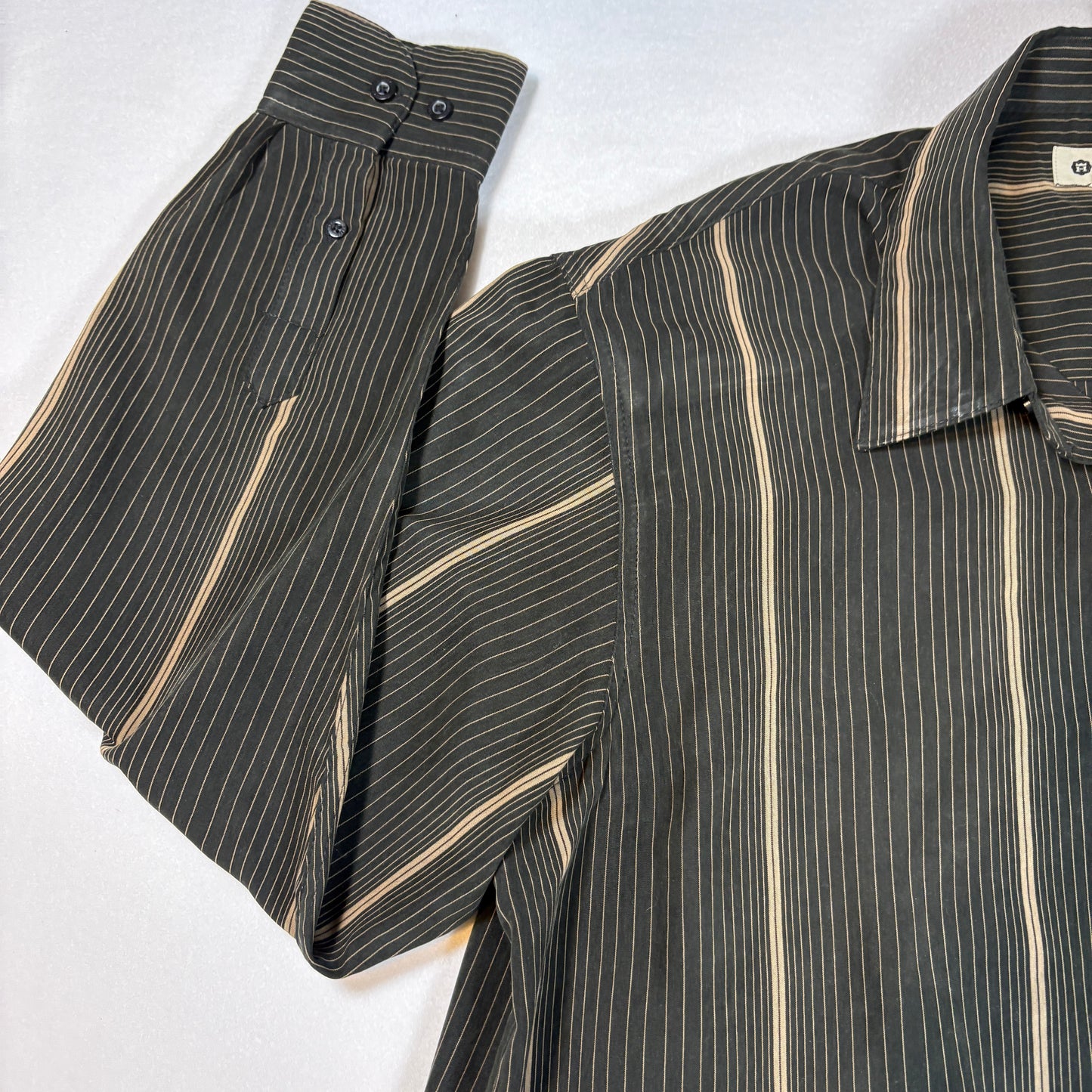 Haggar Mens Shirt L Black Beige Vertical Stripe Long Sleeve Button Front Casual