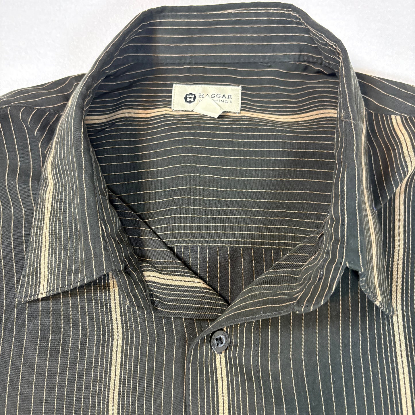 Haggar Mens Shirt L Black Beige Vertical Stripe Long Sleeve Button Front Casual