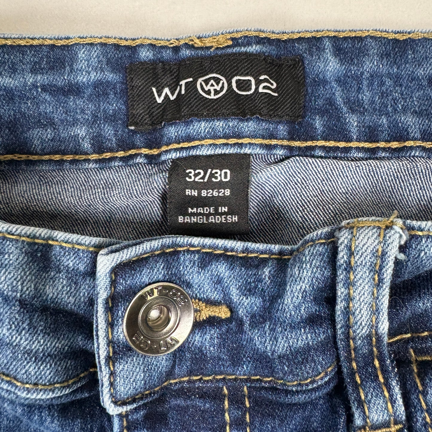 WT02 Mens Jeans 32x30 Straight Leg Blue Denim Faded Wash Y2K 90s Grunge Casual