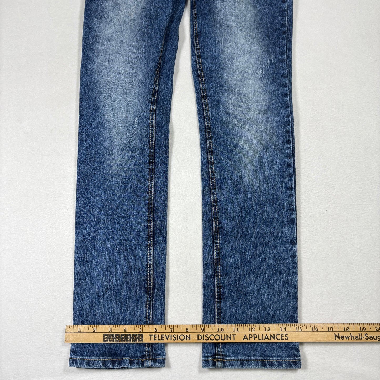 WT02 Mens Jeans 32x30 Straight Leg Blue Denim Faded Wash Y2K 90s Grunge Casual