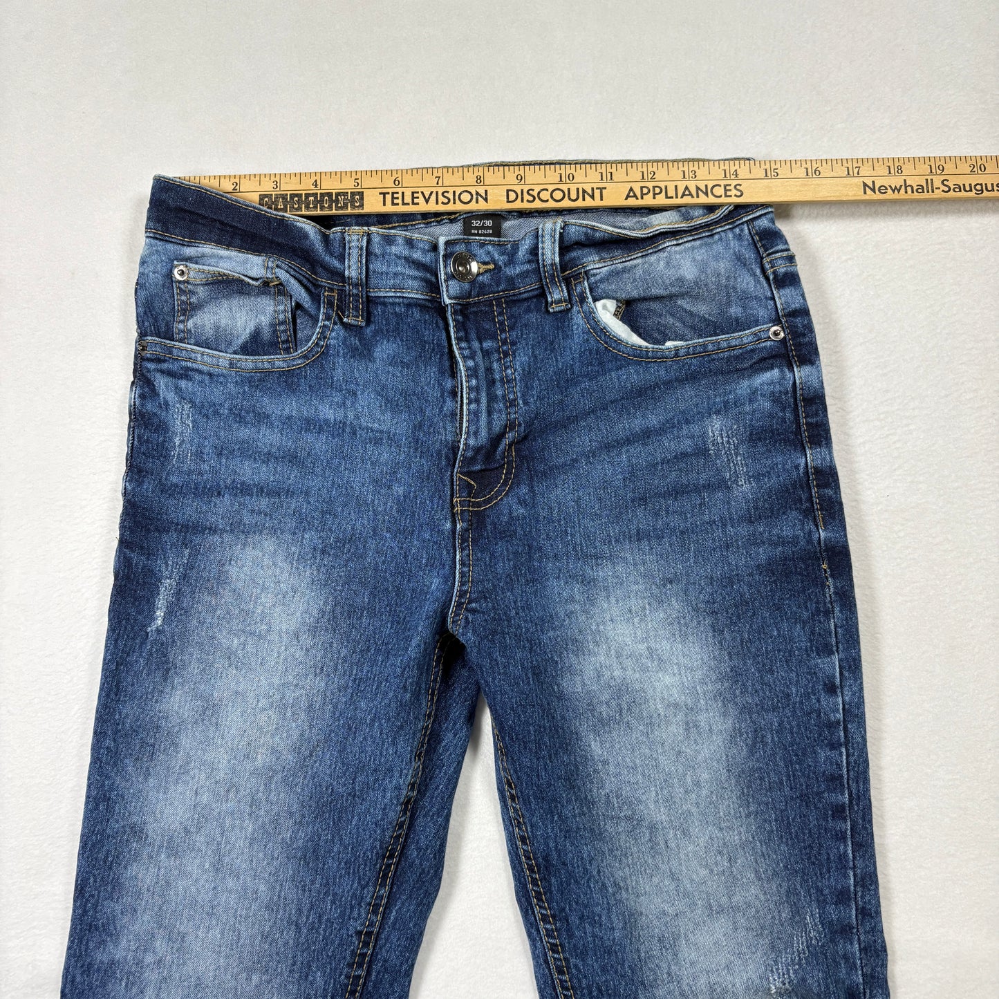 WT02 Mens Jeans 32x30 Straight Leg Blue Denim Faded Wash Y2K 90s Grunge Casual