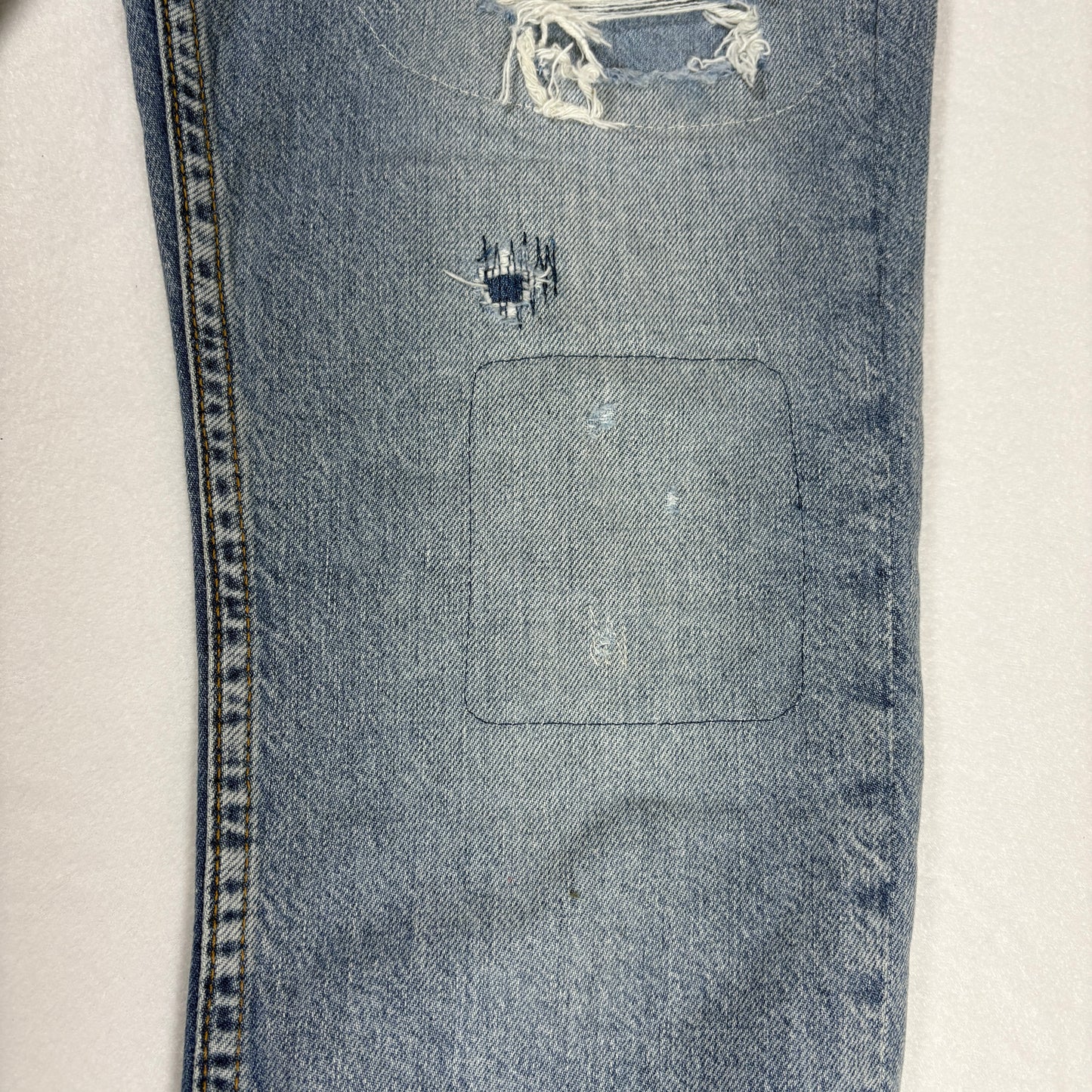 Levi’s 511 Jeans Mens 32x30 Slim Fit Light Wash Distressed Ripped Denim Pants