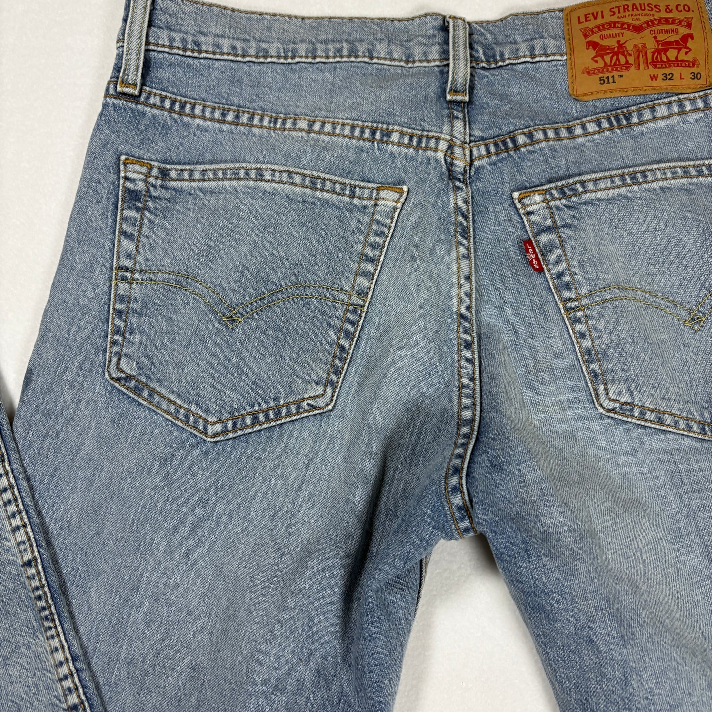 Levi’s 511 Jeans Mens 32x30 Slim Fit Light Wash Distressed Ripped Denim Pants