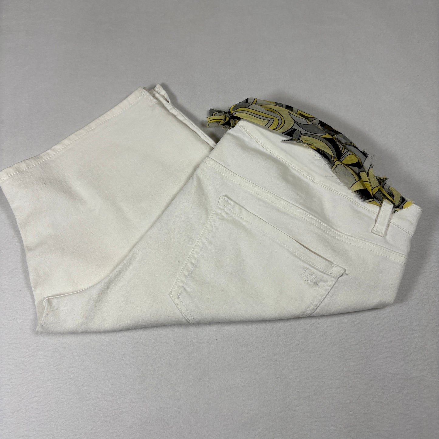 DG2 Womens Shorts 2X White Stretch Denim Bermuda Y2K 90s Vintage Scarf Belt