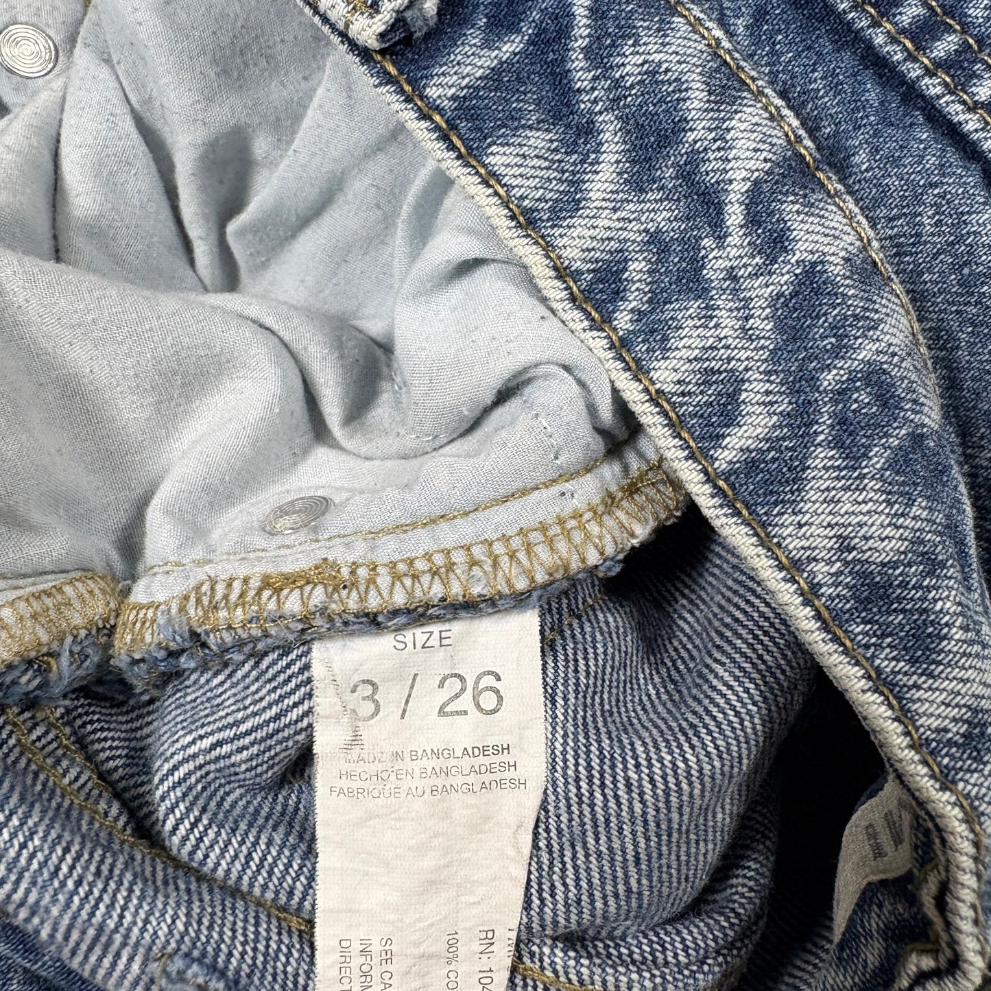 YMI Womens Mom Jeans Size 3/26 Blue Distressed Ripped Ankle Grunge Y2K Vintage