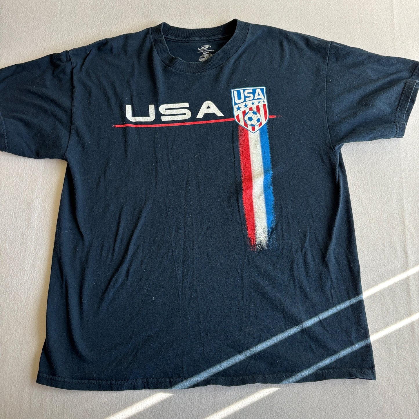 USA Soccer Futbol Graphic T Shirt Mens XL Navy USA Crest Patriotic Tee USA Team
