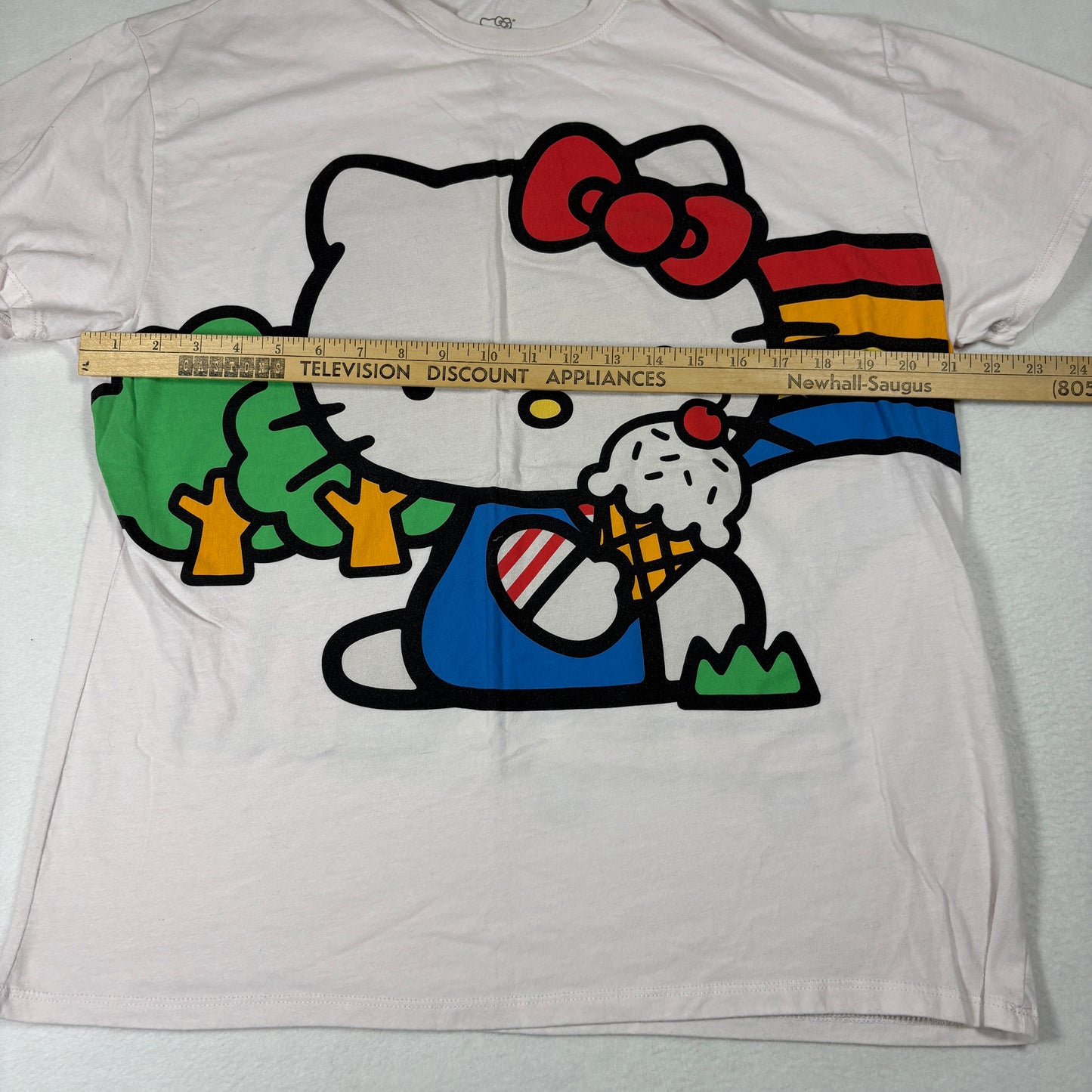 Sanrio Womens Hello Kitty T Shirt L Graphic Rainbow Ice Cream Y2K Kawaii Tee