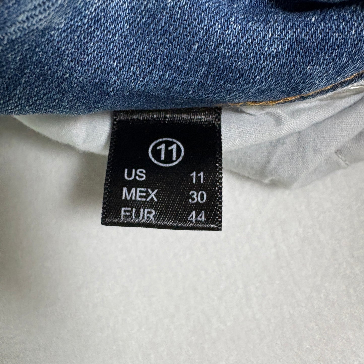 Enjean Denim Co Women’s Jeans 11 Light Wash Distressed Stretch Skinny Slim Fit