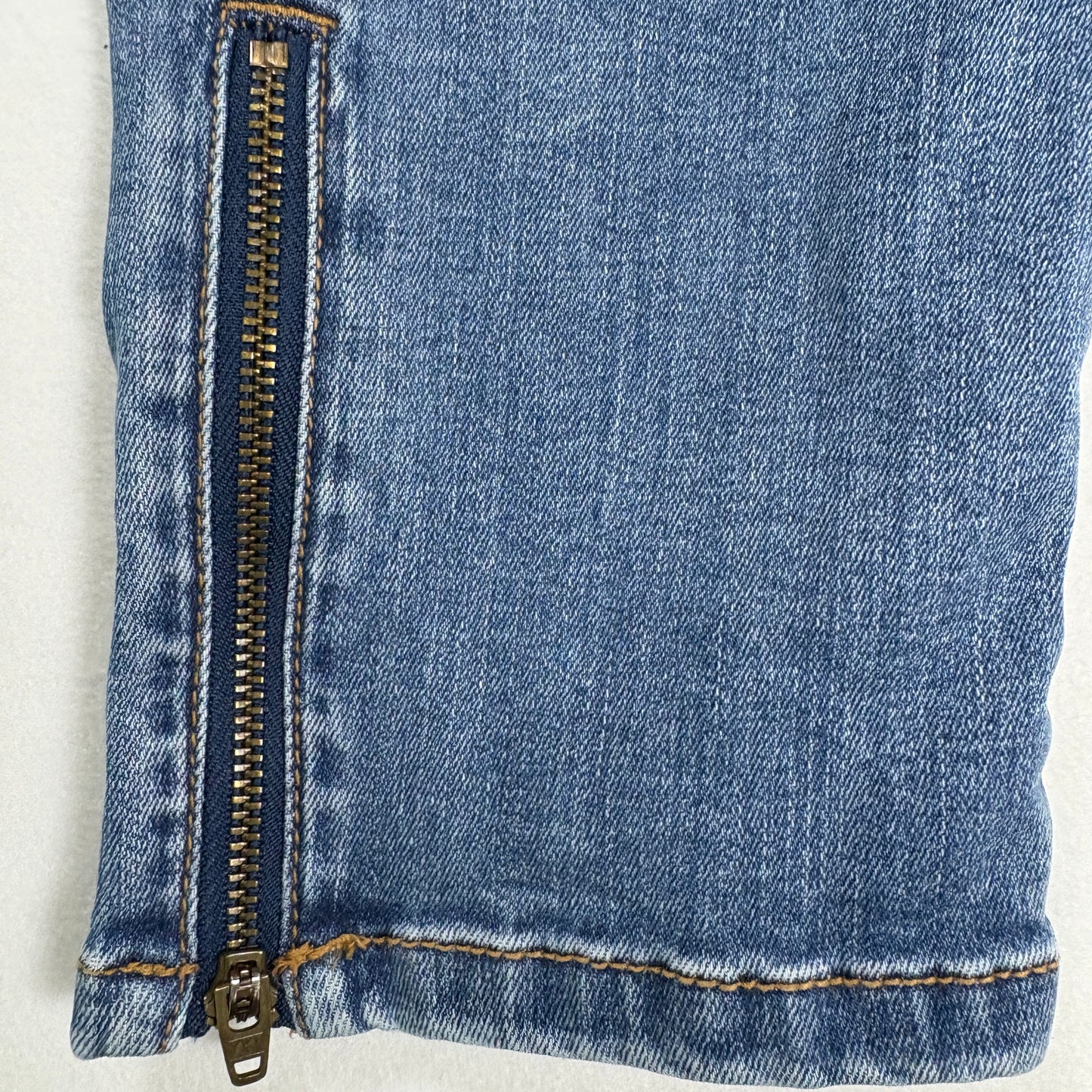 Enjean Denim Co Women’s Jeans 11 Light Wash Distressed Stretch Skinny Slim Fit