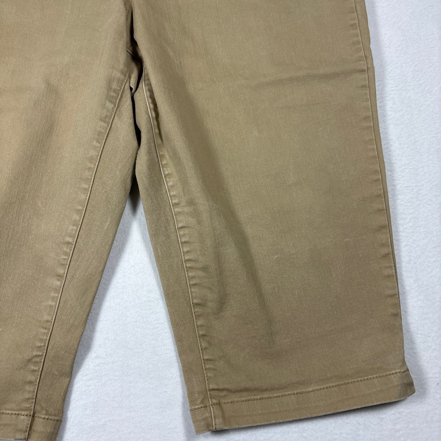 Time and Tru Womens Capri Pants XL 16-18 Khaki Stretch Cropped Casual Plus Size