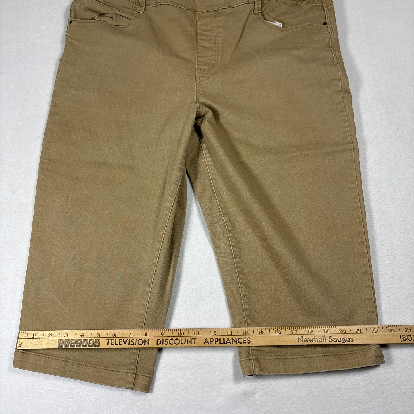 Time and Tru Womens Capri Pants XL 16-18 Khaki Stretch Cropped Casual Plus Size