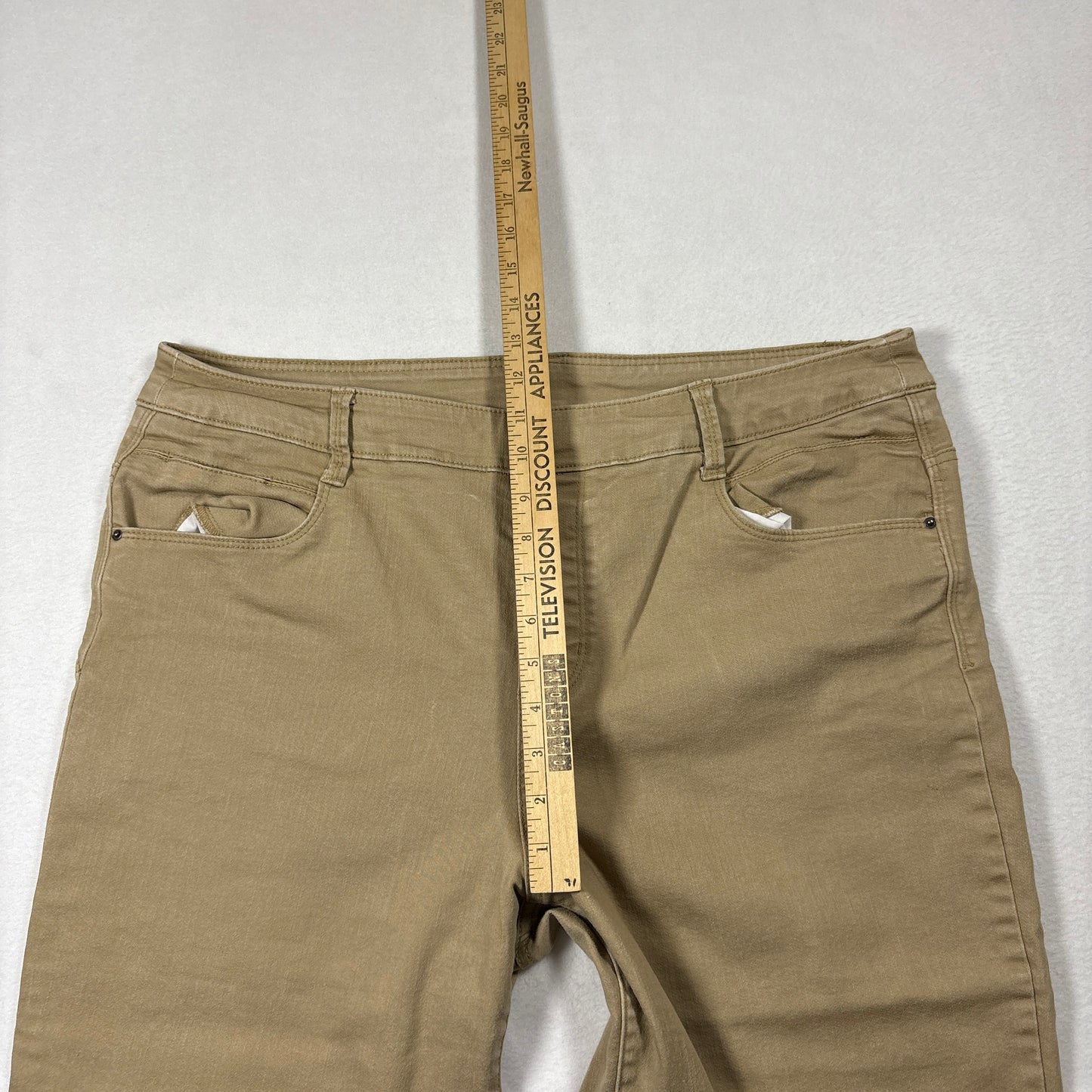 Time and Tru Womens Capri Pants XL 16-18 Khaki Stretch Cropped Casual Plus Size