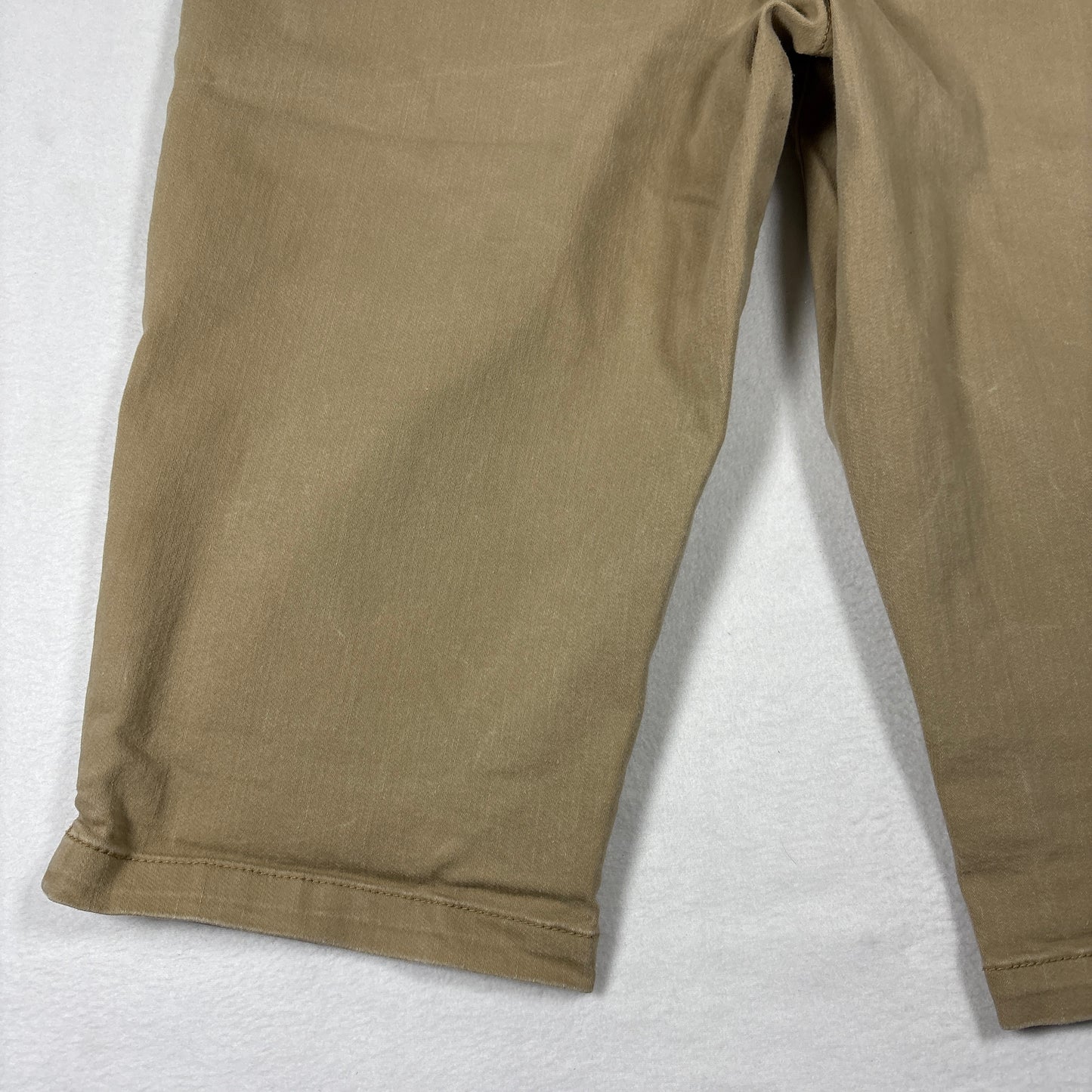 Time and Tru Womens Capri Pants XL 16-18 Khaki Stretch Cropped Casual Plus Size