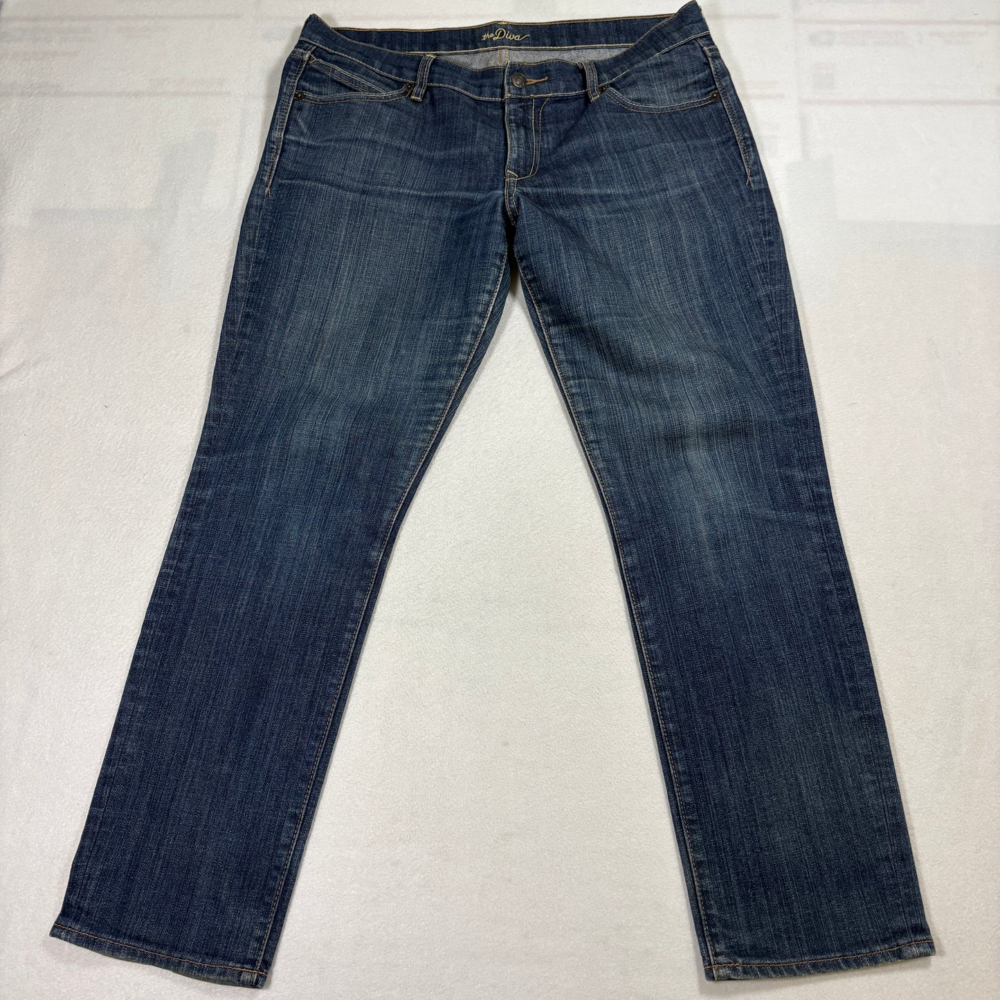 Old Navy The Diva Jeans Womens 12R Blue Denim Mid Rise Straight Stretch Classic Fit