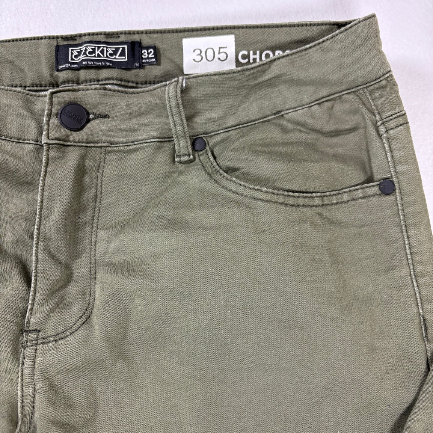 Ezekiel 305 Chino Pants Mens 32x32 Olive Green Casual Straight Leg Baggy Streetwear
