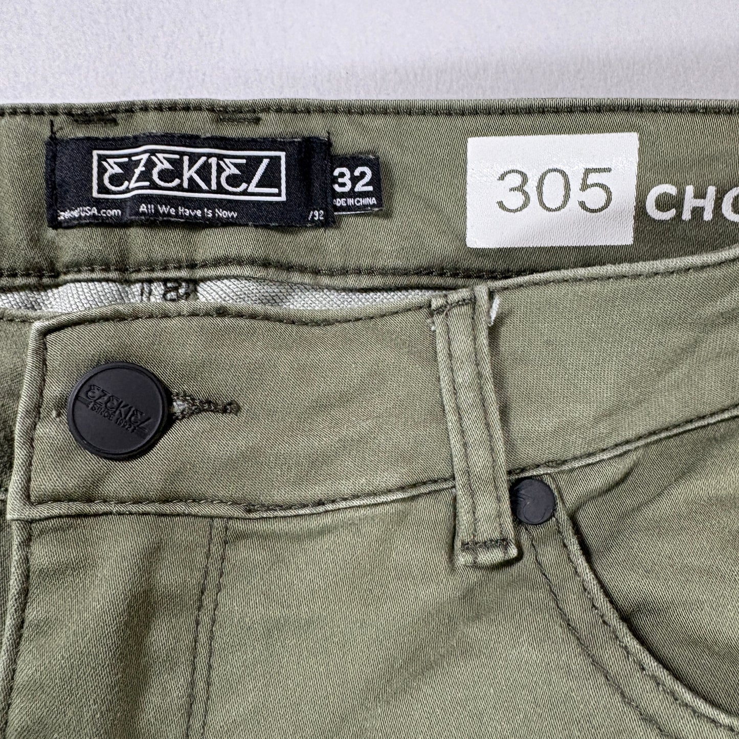 Ezekiel 305 Chino Pants Mens 32x32 Olive Green Casual Straight Leg Baggy Streetwear