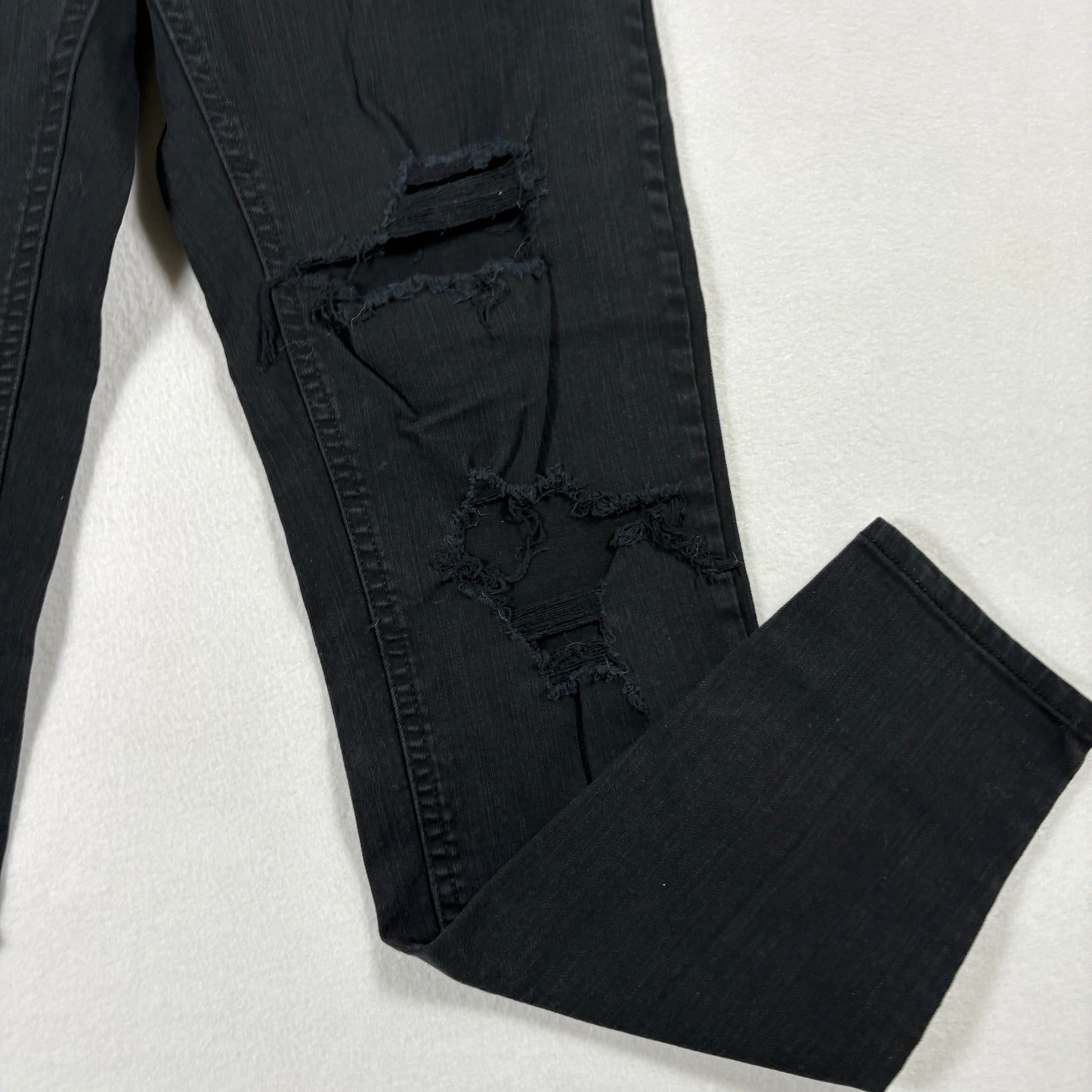 Wild Fable Womens Jeans 8 Black Distressed Ripped Denim Straight Y2K Grunge