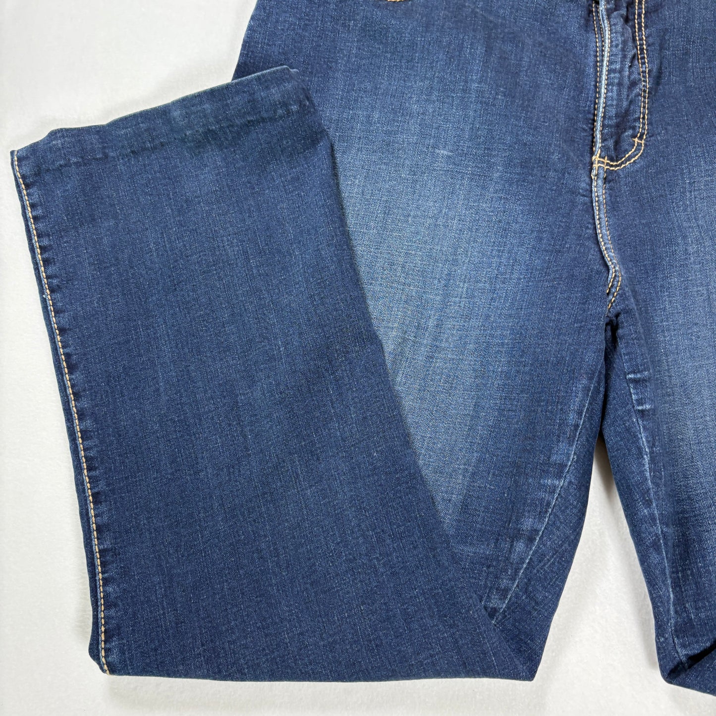 Aura Wrangler Jeans Women’s Bootcut Dark Wash Denim Mid Rise Stretch Blue