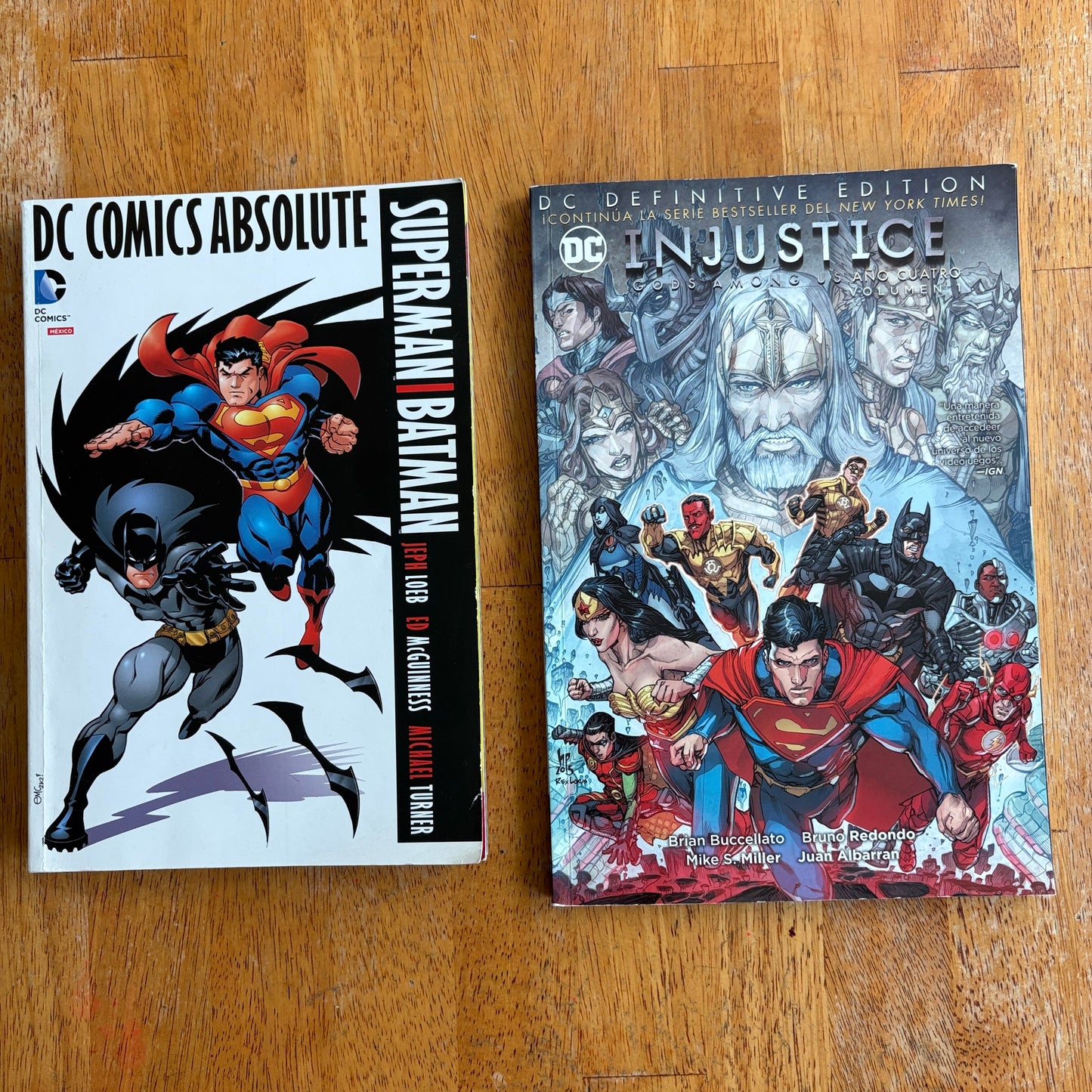 DC Comics Graphic Novel Lot Spanish Superman Batman Absolute + Injustice Año 4