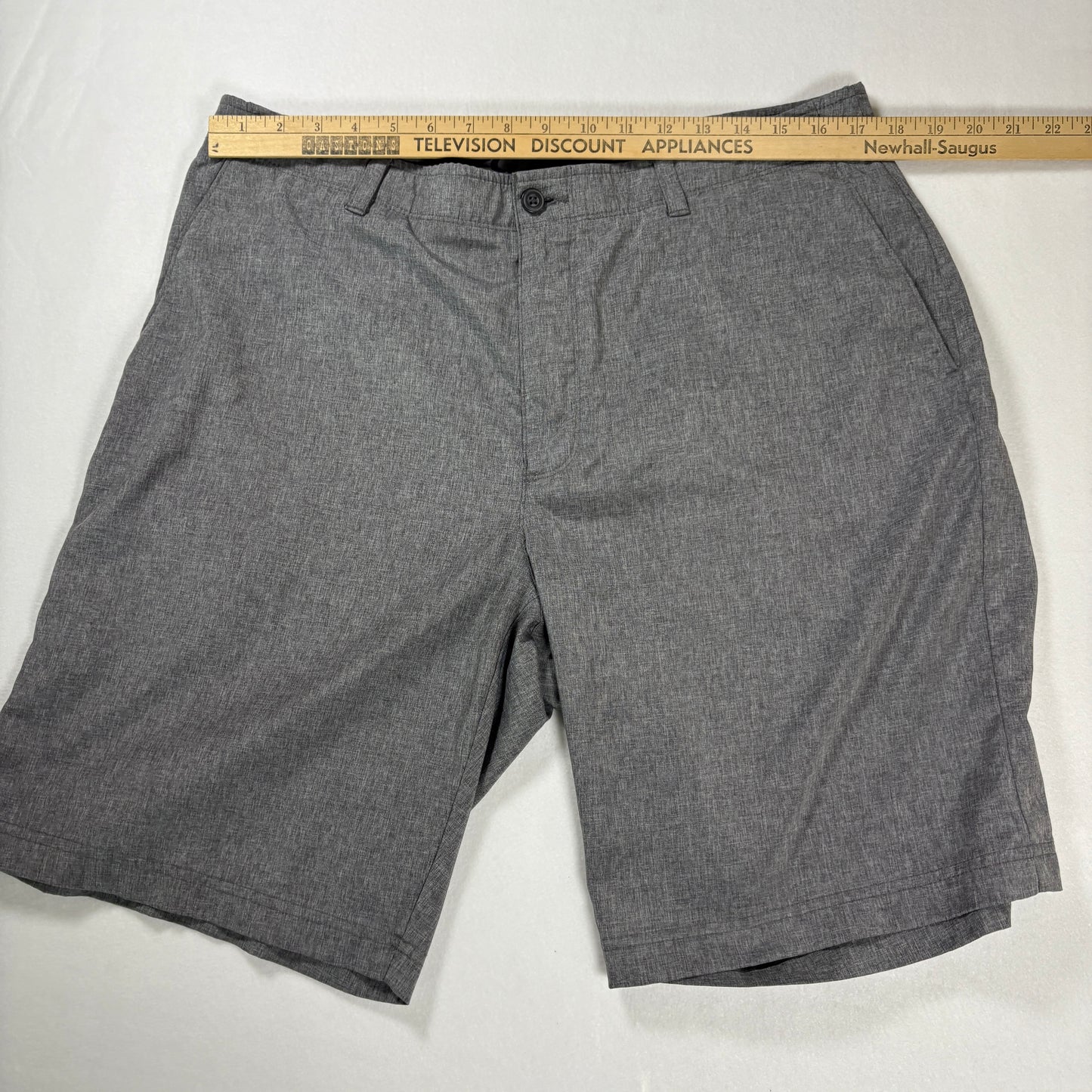 PGA Tour Men’s Golf Shorts Gray Stretch Flat Front Performance Chino Size 38