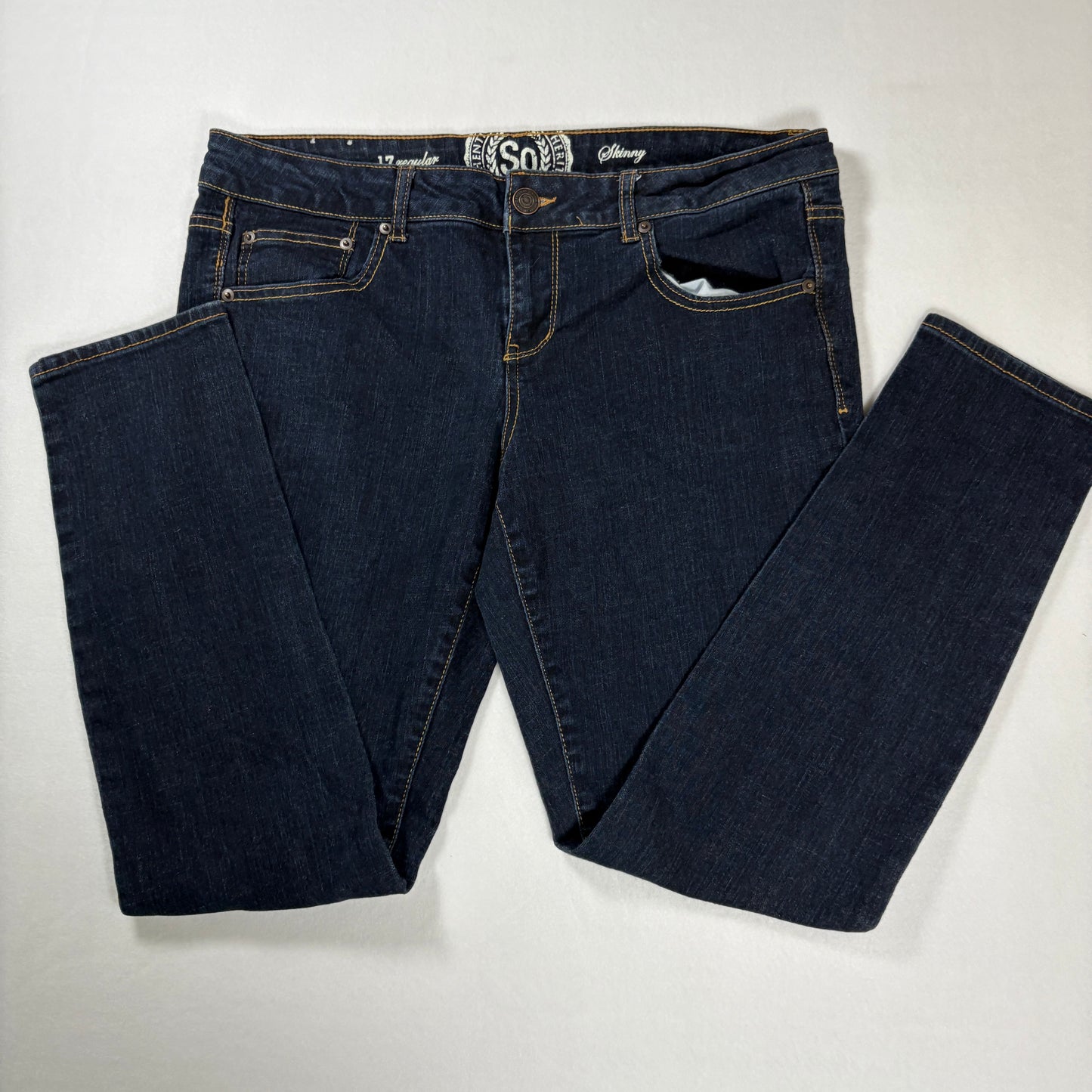 SO Jeans Women’s 17 Regular Dark Wash Skinny Stretch Denim Mid Rise