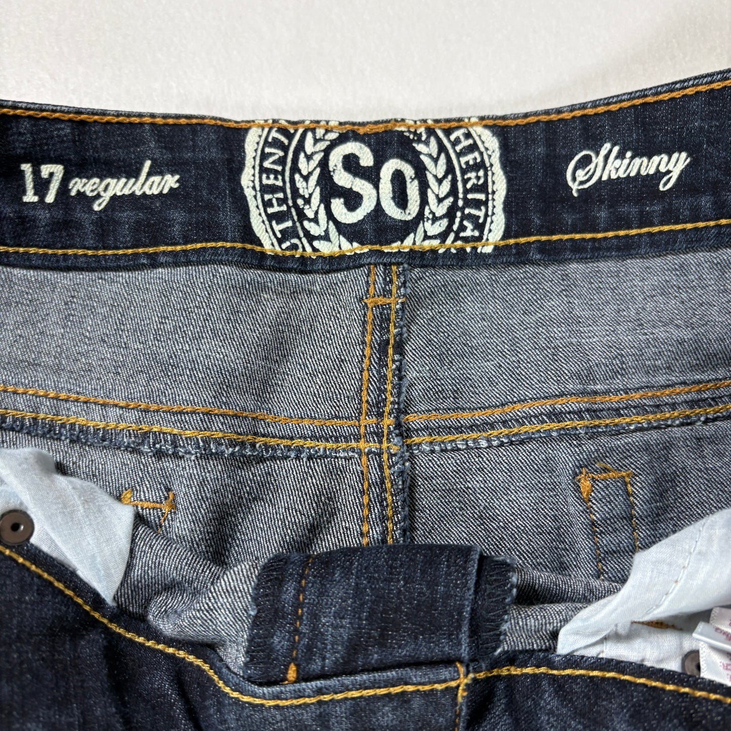 SO Jeans Women’s 17 Regular Dark Wash Skinny Stretch Denim Mid Rise