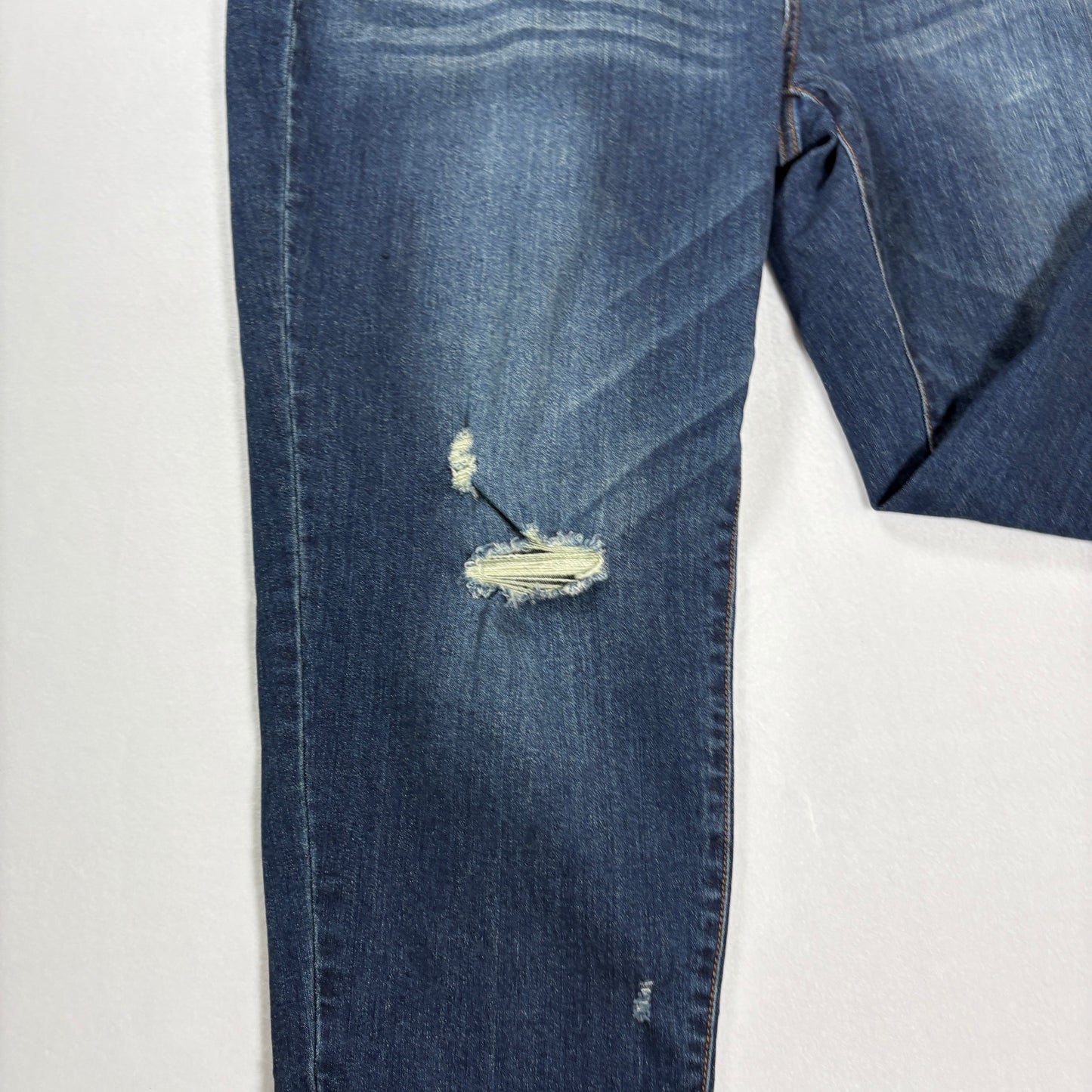 Time and Tru Jeans Women’s 20 Blue Mid Rise Distressed Straight Leg Denim