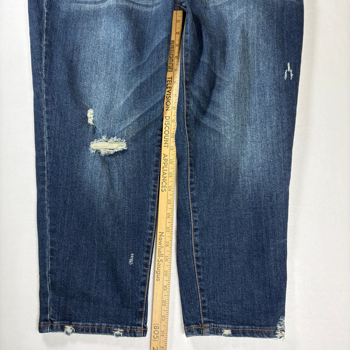Time and Tru Jeans Women’s 20 Blue Mid Rise Distressed Straight Leg Denim